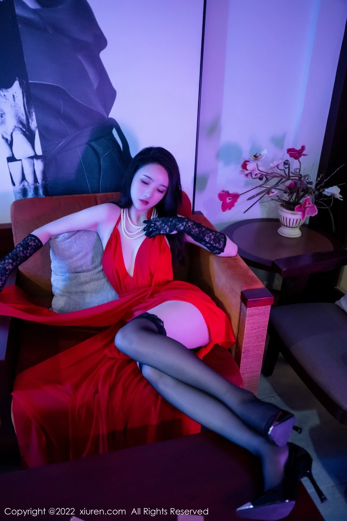 [[XiuRen秀人网]秀人网]No.4571_模特Summer宝宝性感红色连衣裙配黑色蕾丝袜秀美腿诱惑写真48P