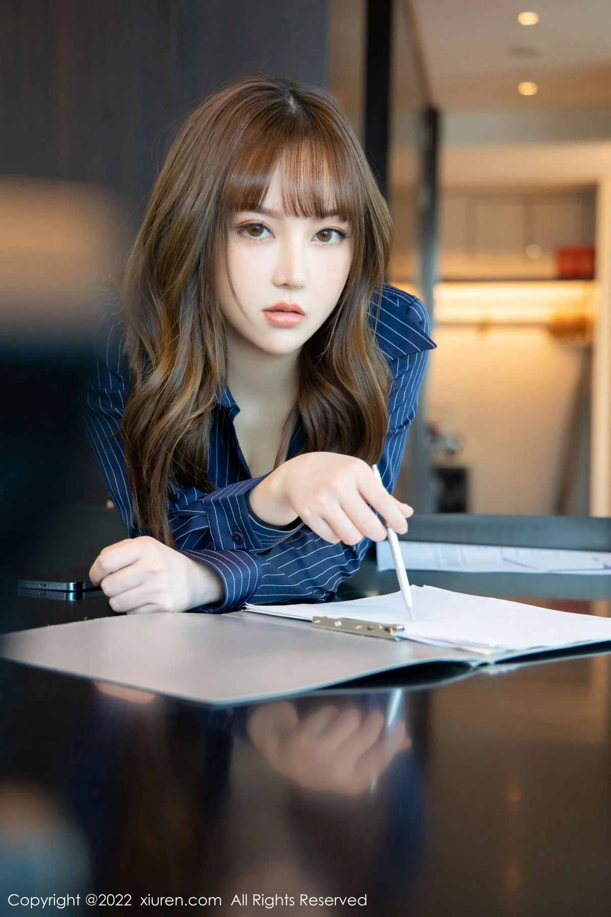 [[XiuRen秀人网]秀人网]No.4579_模特豆瓣酱性感蓝色衬衫配黑短裙露蕾丝袜秀丰满身材诱惑写真98P