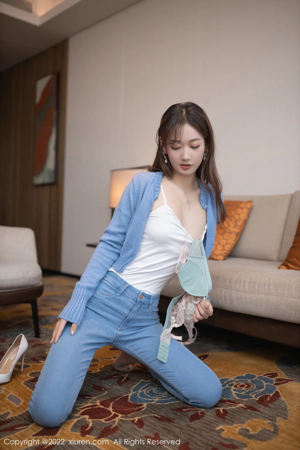 [[XiuRen秀人网]秀人网]No.4582_模特唐安琪小学妹角色扮演轻透白色上衣配牛仔裤性感迷人写真73P