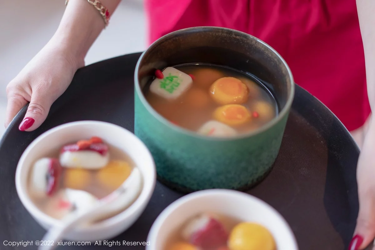 [[XiuRen秀人网]秀人网]No.4580_模特允爾情人节主题脱连衣裙露蕾丝内衣秀豪乳翘臀诱惑写真74P