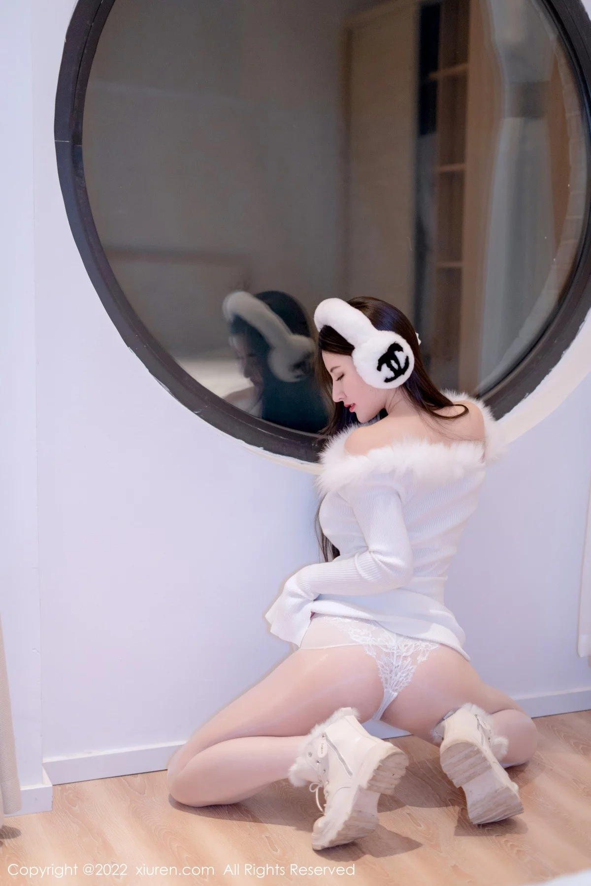 [[XiuRen秀人网]秀人网]No.4578_模特诗诗kiki私房脱性感白色毛外套露蕾丝内衣秀翘臀诱惑写真57P