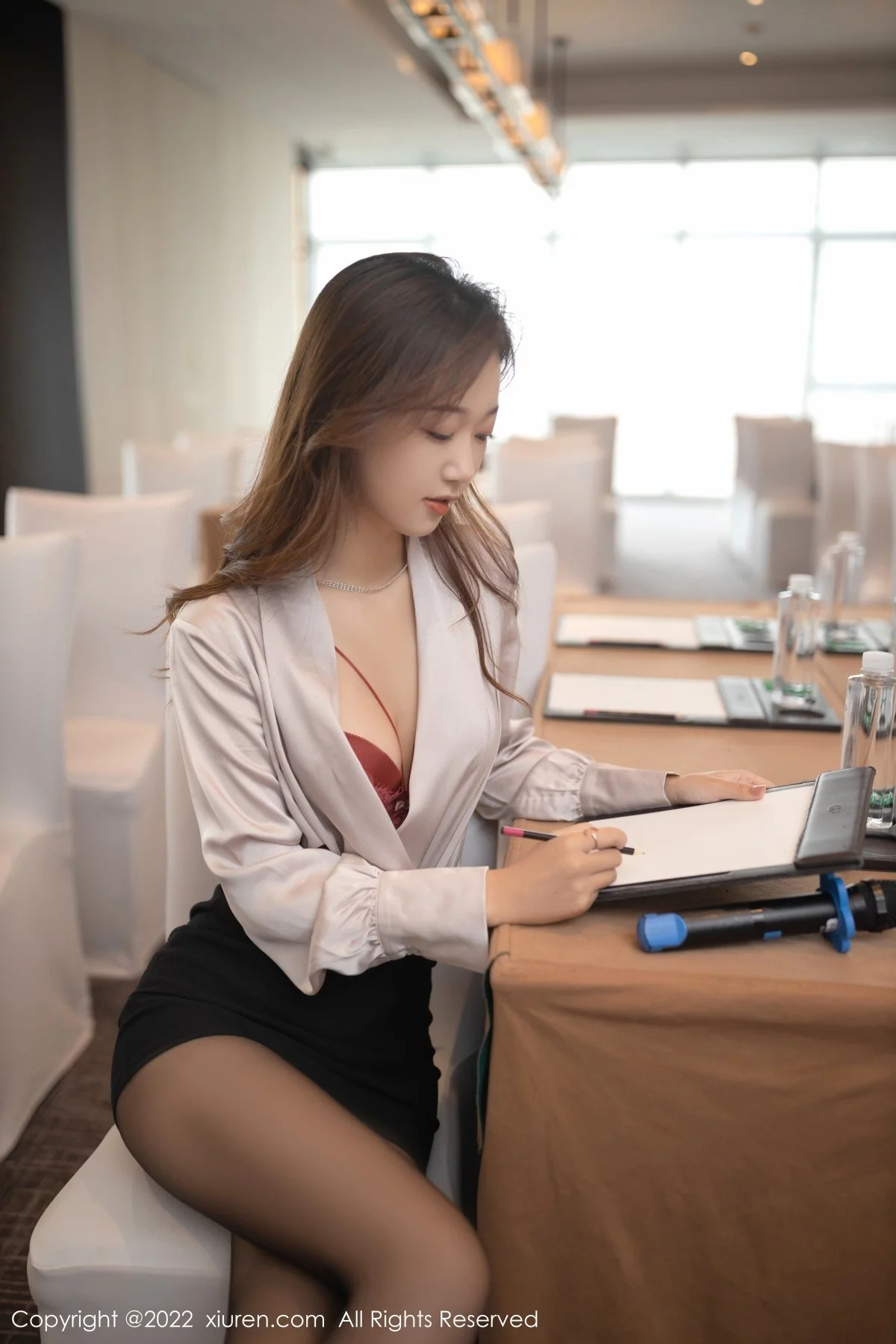 [[XiuRen秀人网]秀人网]No.4485_模特唐安琪角色扮演主题私房无内黑丝裤袜秀翘臀屁沟诱惑写真87P