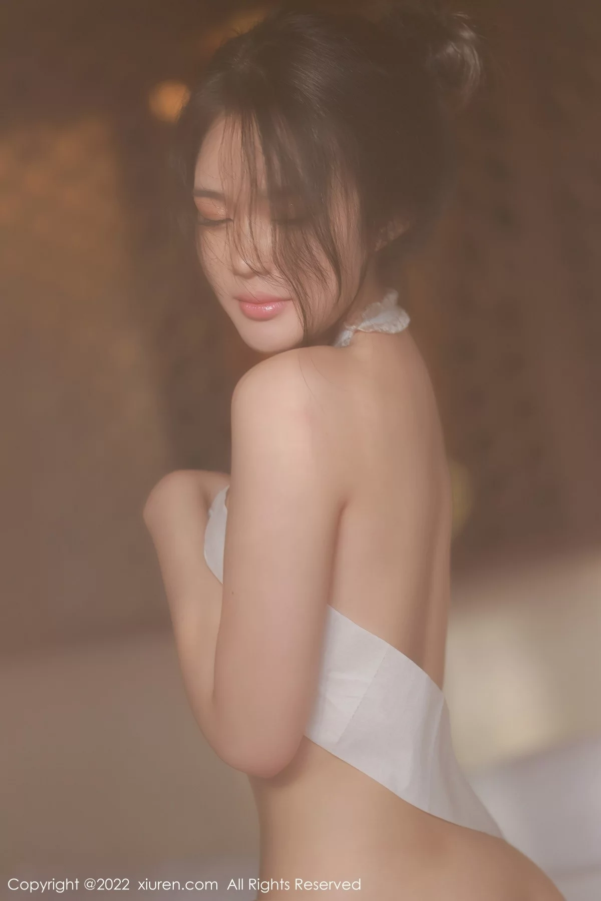 [[XiuRen秀人网]秀人网]No.4483_模特Niki可雅海南岛旅拍轻透上衣配超薄肉丝秀火辣身材诱惑写真88P