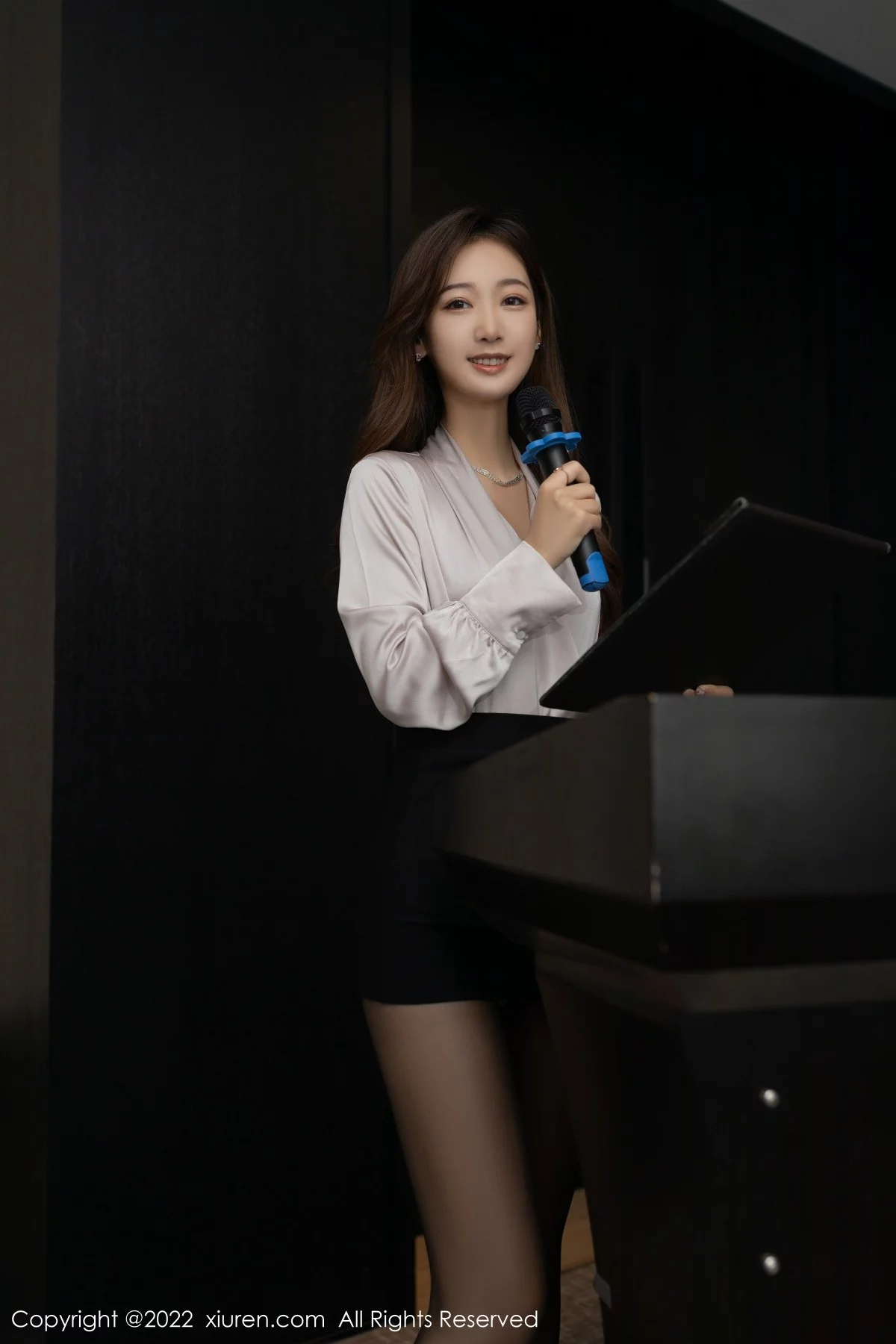 [[XiuRen秀人网]秀人网]No.4485_模特唐安琪角色扮演主题私房无内黑丝裤袜秀翘臀屁沟诱惑写真87P