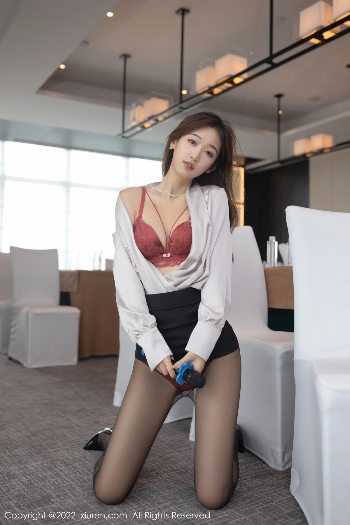 [[XiuRen秀人网]秀人网]No.4485_模特唐安琪角色扮演主题私房无内黑丝裤袜秀翘臀屁沟诱惑写真87P