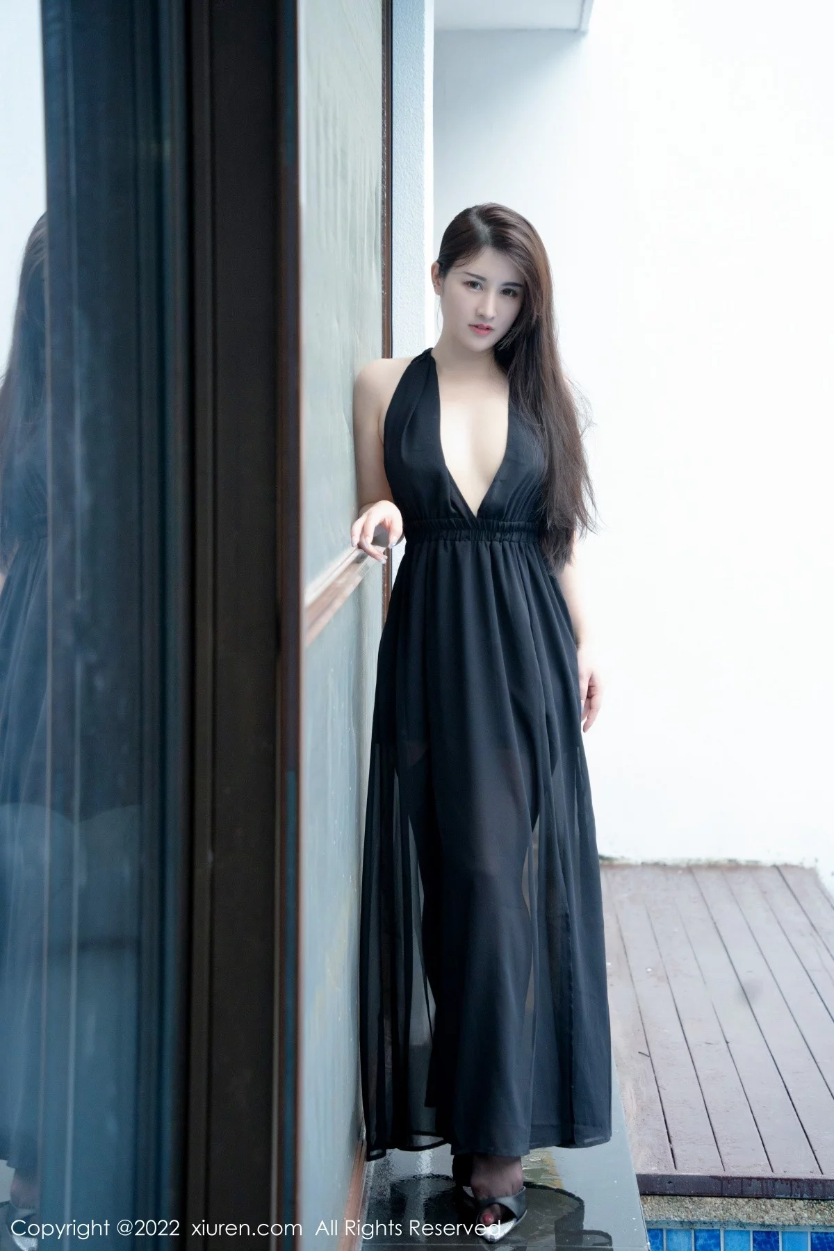 [[XiuRen秀人网]秀人网]No.4488_模特诗诗kiki三亚旅拍黑色轻透连衣长裙配黑丝吊袜极致魅惑写真56P