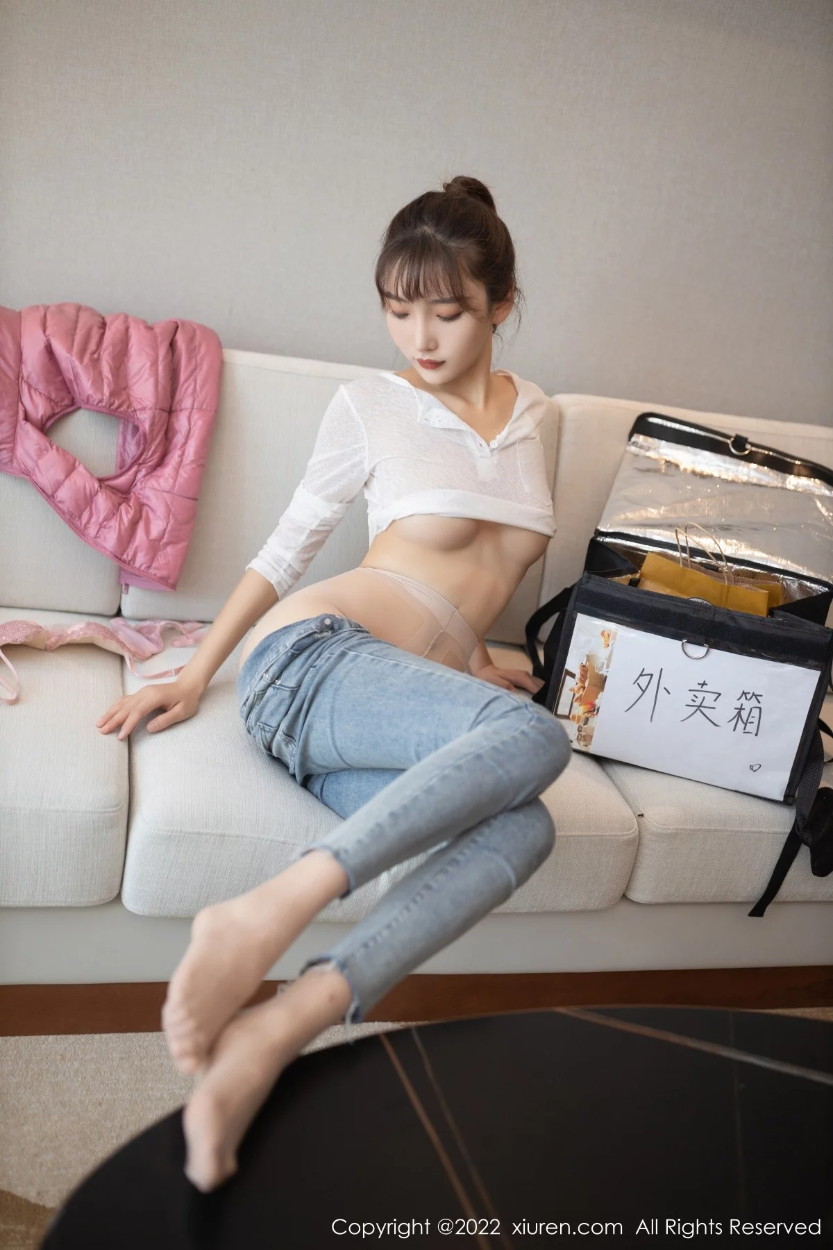 [[XiuRen秀人网]秀人网]No.4493_模特陆萱萱角色扮演主题私房脱牛仔裤露无内肉丝惹火诱惑写真91P