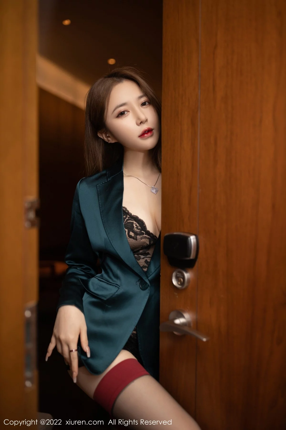 [[XiuRen秀人网]秀人网]No.4497_模特鱼子酱Fish角色扮演主题私房半脱露缕空蕾丝内衣诱惑写真83P