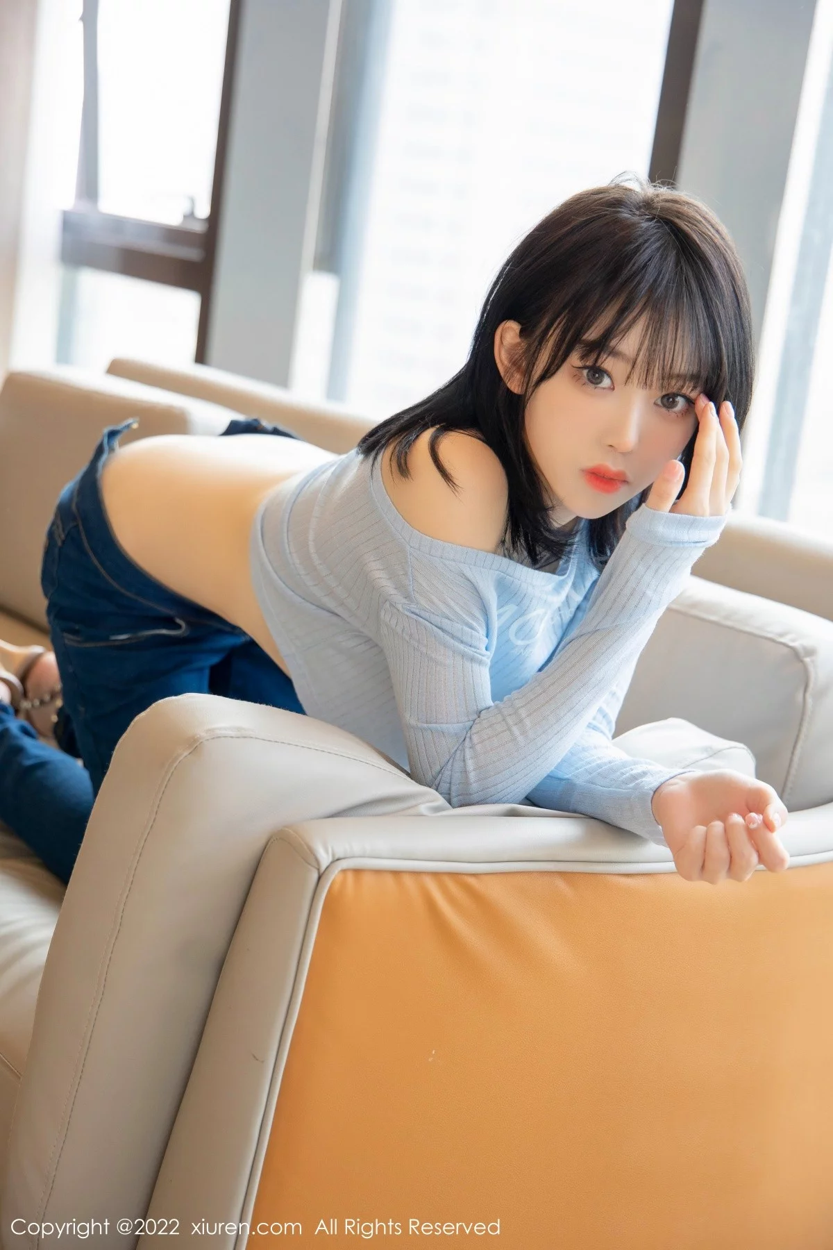 [[XiuRen秀人网]秀人网]No.4584_模特奶瓶蓝色外套配牛仔裤私房半脱秀浑圆翘臀极致诱惑写真94P