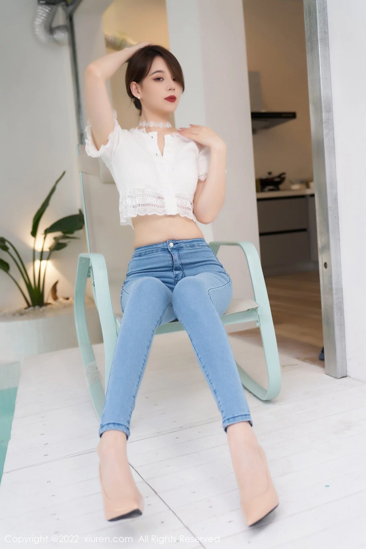 [[XiuRen秀人网]秀人网]No.4633_模特言沫私房脱牛仔裤露白色蕾丝内衣秀惹火身材极致诱惑写真62P