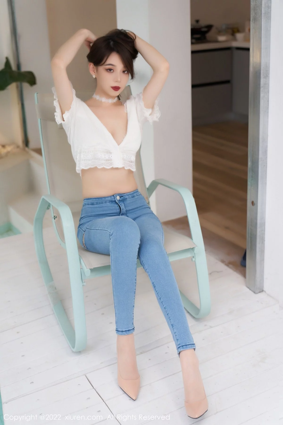 [[XiuRen秀人网]秀人网]No.4633_模特言沫私房脱牛仔裤露白色蕾丝内衣秀惹火身材极致诱惑写真62P