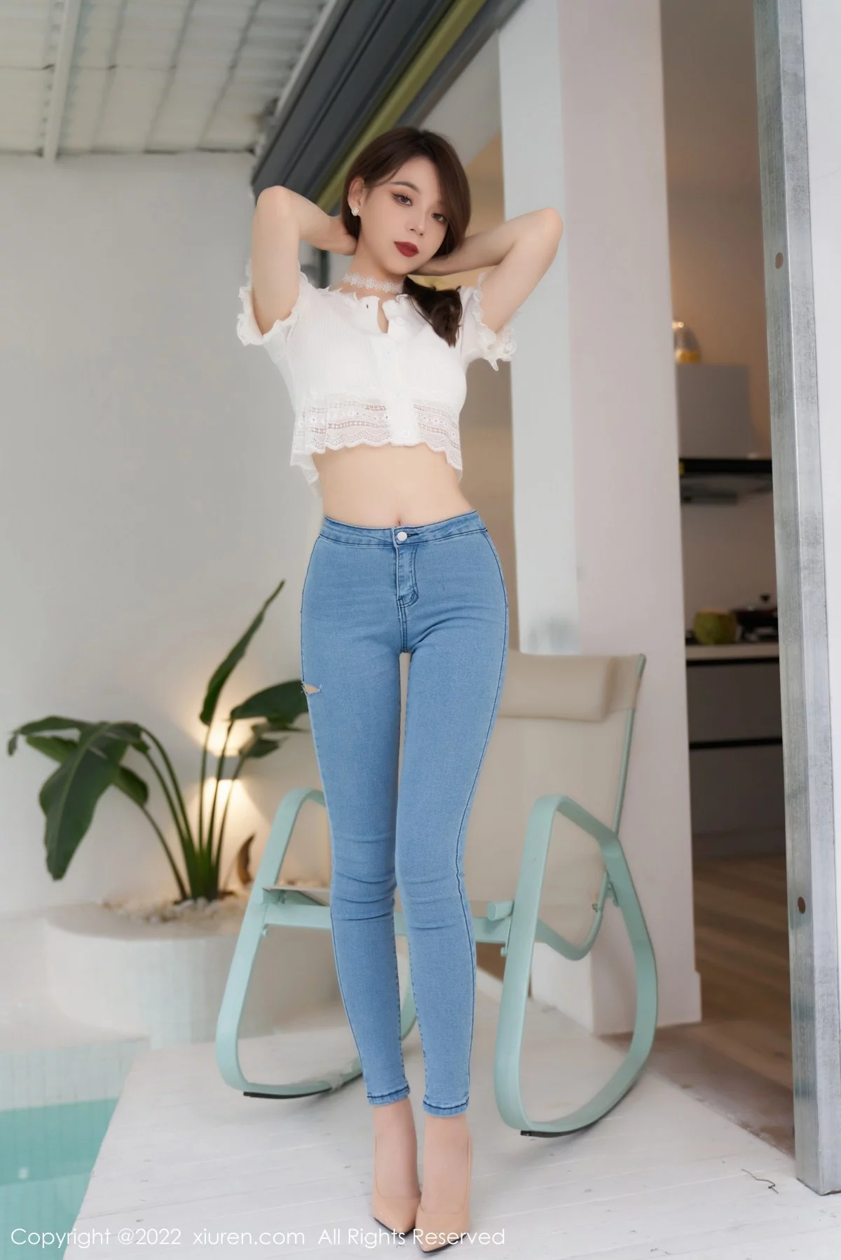 [[XiuRen秀人网]秀人网]No.4633_模特言沫私房脱牛仔裤露白色蕾丝内衣秀惹火身材极致诱惑写真62P