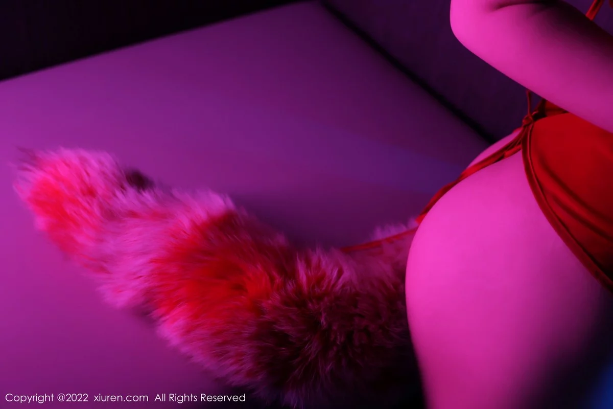 [[XiuRen秀人网]秀人网]No.4634_模特奶瓶魅惑狐狸装扮性感红色轻透服饰秀完美身材诱惑写真64P