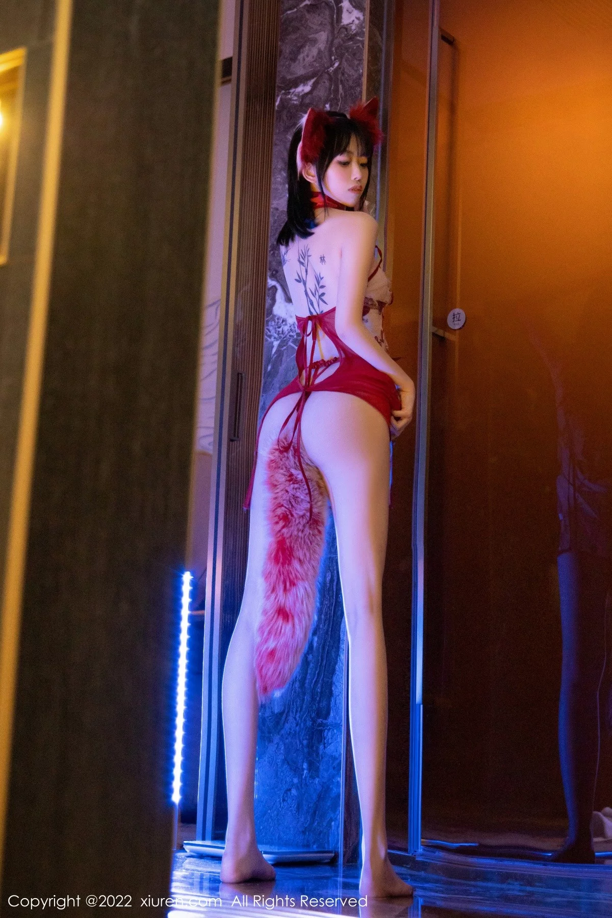 [[XiuRen秀人网]秀人网]No.4634_模特奶瓶魅惑狐狸装扮性感红色轻透服饰秀完美身材诱惑写真64P
