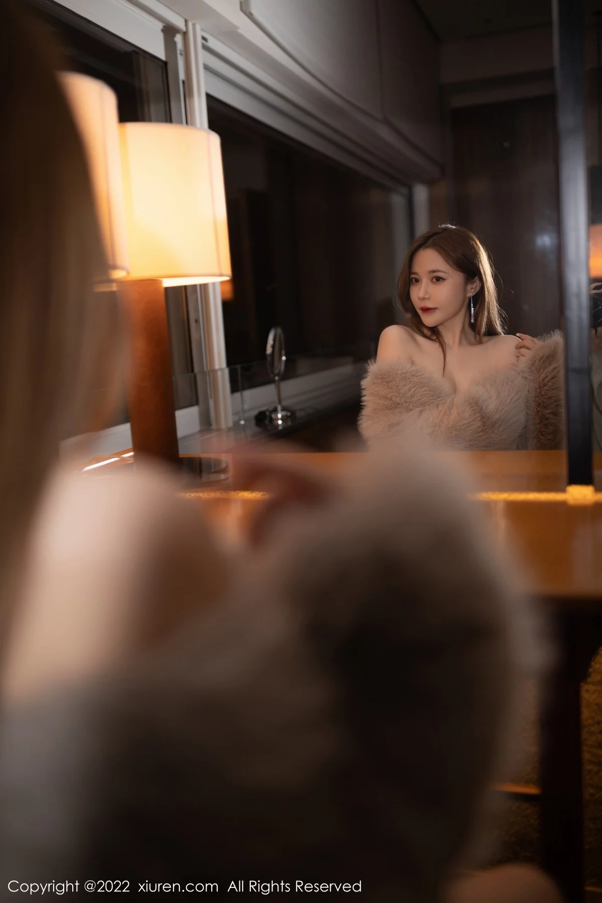 [[XiuRen秀人网]秀人网]No.4639_模特鱼子酱Fish三亚旅拍私房皮草下红色内衣秀完美身材诱惑写真77P