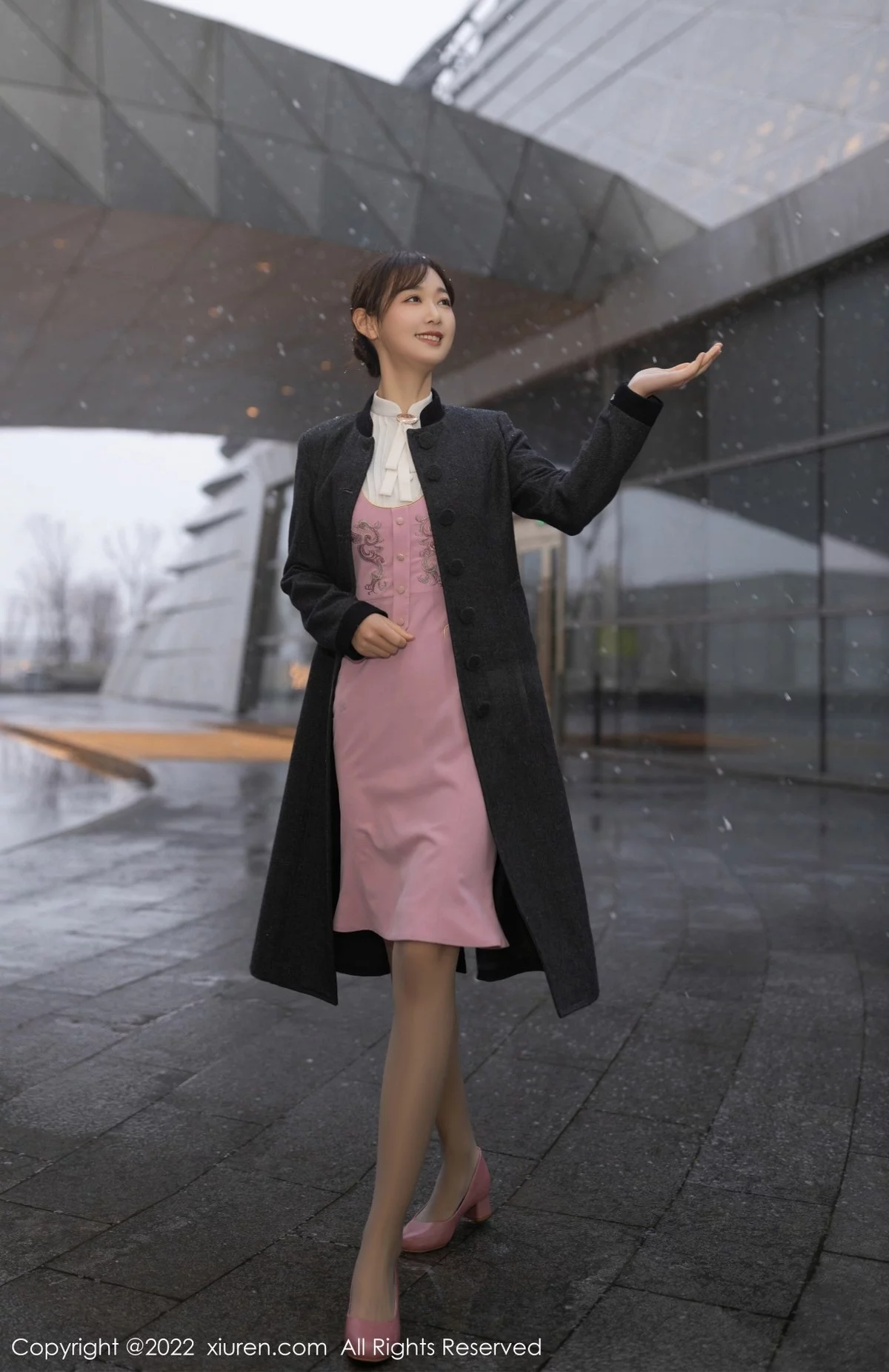 [[XiuRen秀人网]秀人网]No.4647_模特唐安琪珠三角旅拍空姐角色扮演淡粉色内衣配丝袜诱惑写真85P