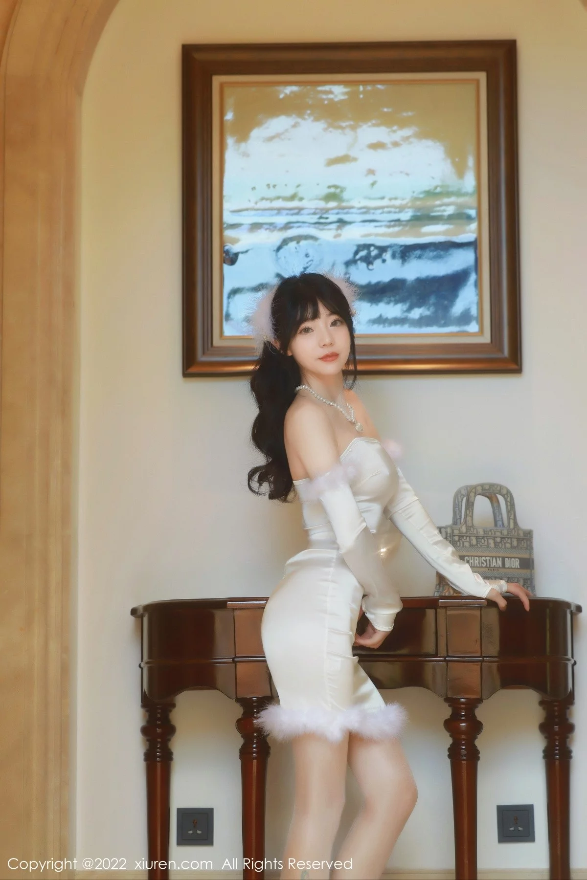 [[XiuRen秀人网]秀人网]No.4645_模特佘贝拉bella海南岛旅拍精致露肩米色连衣裙秀翘臀诱惑写真74P