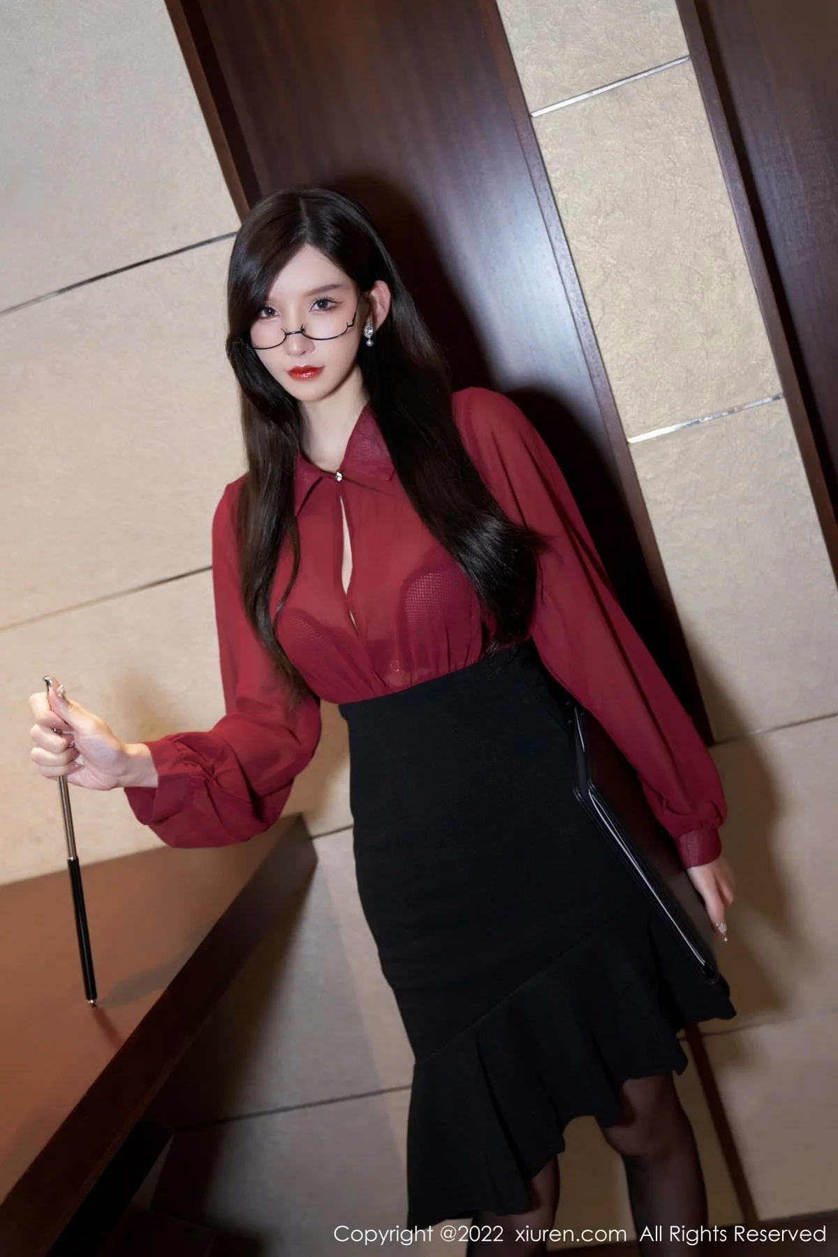 [[XiuRen秀人网]秀人网]No.4659_女神周于希Sally红色轻透上衣配黑短裙露蕾丝内衣极致魅惑写真69P