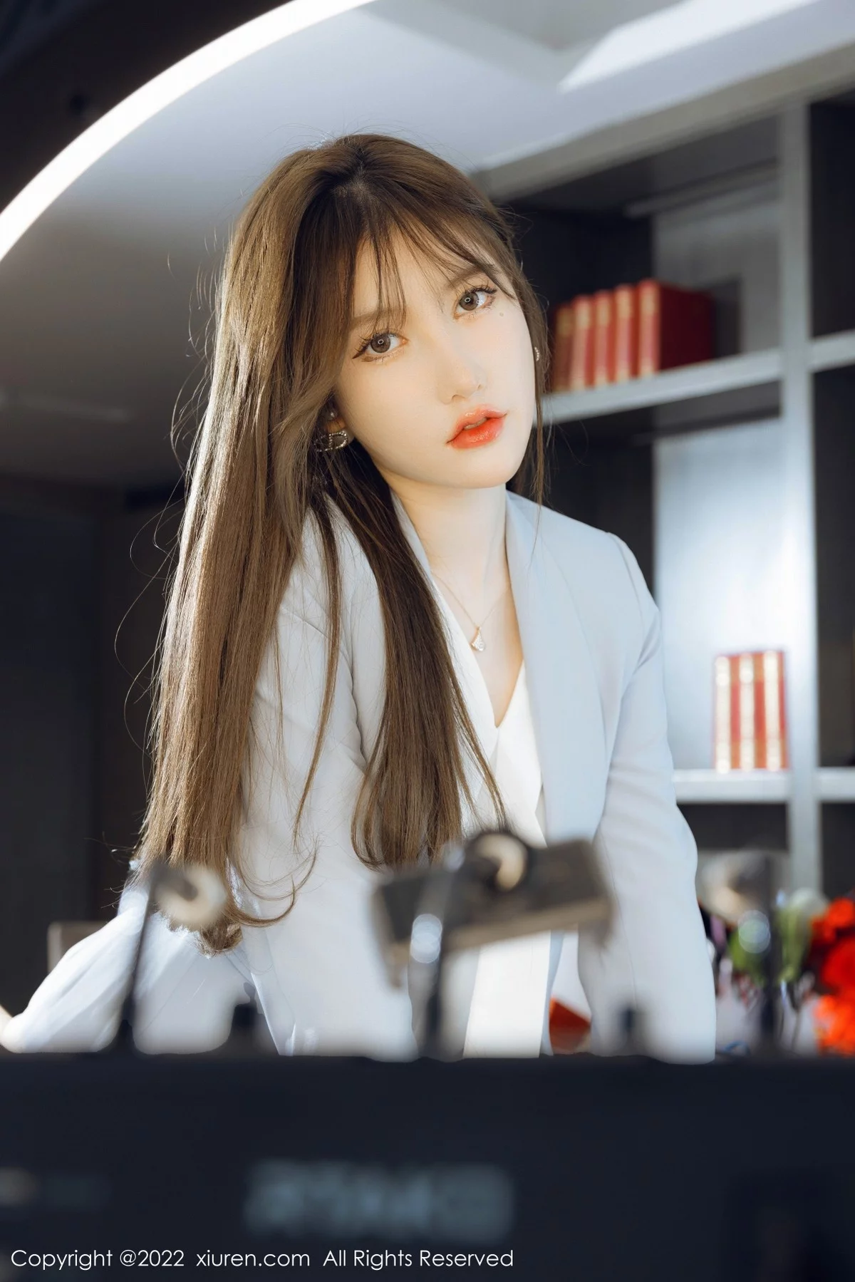 [[XiuRen秀人网]秀人网]No.4658_模特美桃酱蓝色制服系列私房半脱露性感内衣超薄肉丝诱惑写真64P