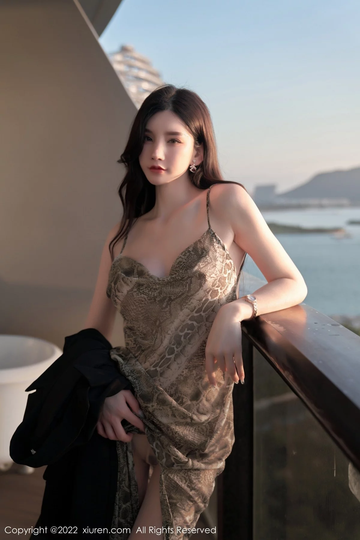 [[XiuRen秀人网]秀人网]No.4676_女神周于希Sally三亚旅拍吊带裙配肉丝裤袜秀惹火身材诱惑写真64P