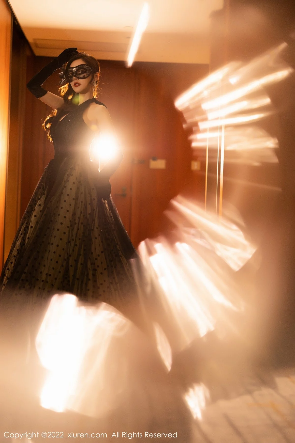 [[XiuRen秀人网]秀人网]No.4673_女神王馨瑶yanni性感黑长裙+红色蕾丝服饰秀完美身材诱惑写真70P