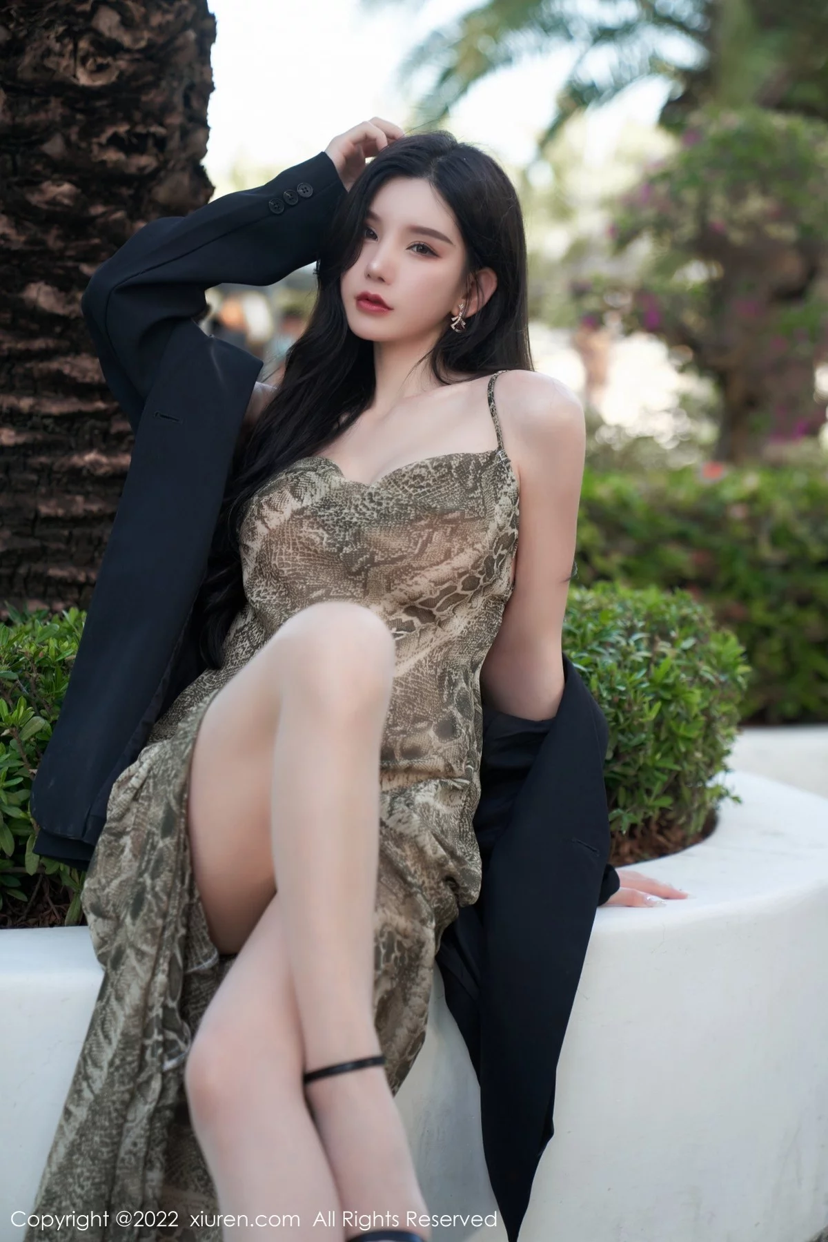 [[XiuRen秀人网]秀人网]No.4676_女神周于希Sally三亚旅拍吊带裙配肉丝裤袜秀惹火身材诱惑写真64P