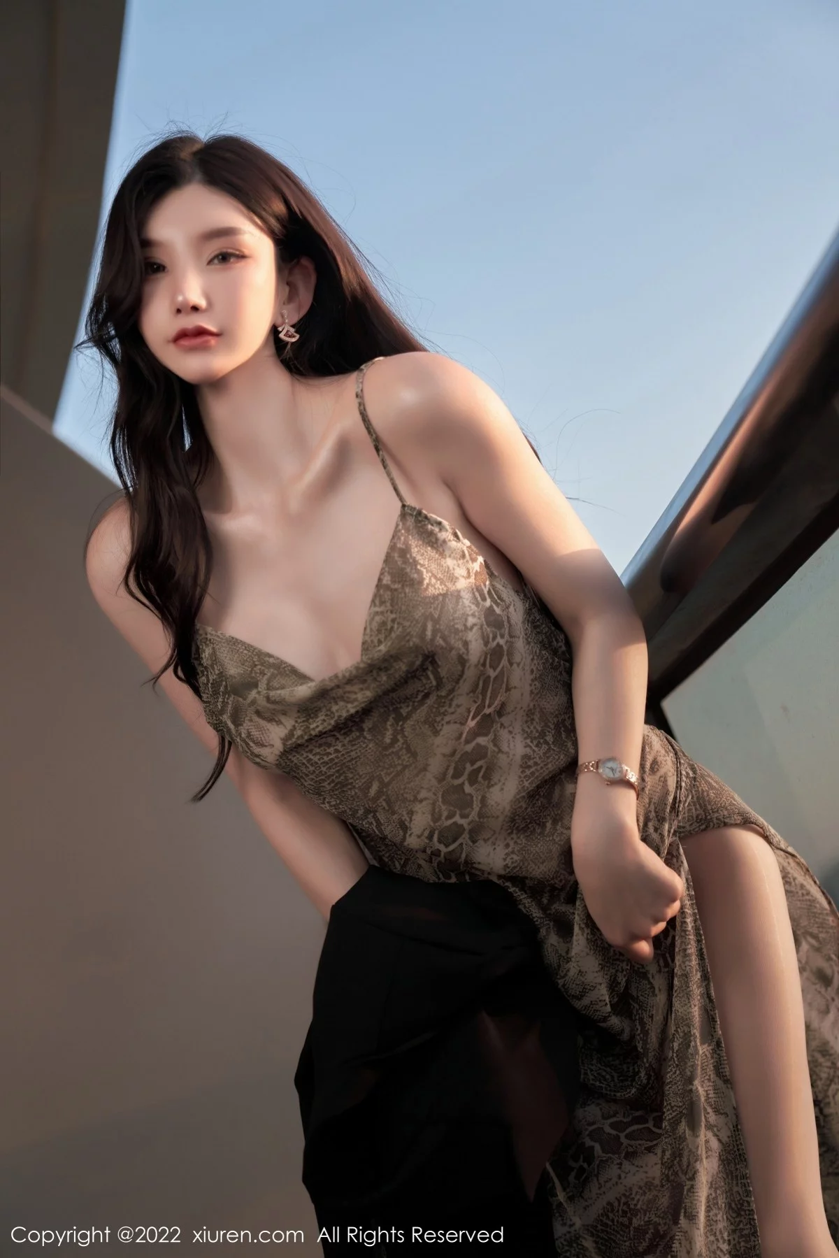 [[XiuRen秀人网]秀人网]No.4676_女神周于希Sally三亚旅拍吊带裙配肉丝裤袜秀惹火身材诱惑写真64P