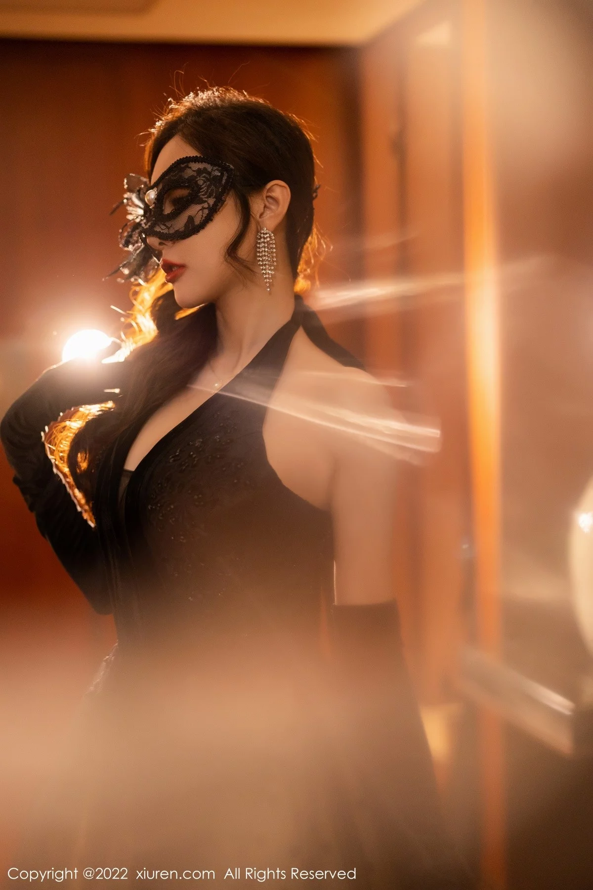 [[XiuRen秀人网]秀人网]No.4673_女神王馨瑶yanni性感黑长裙+红色蕾丝服饰秀完美身材诱惑写真70P