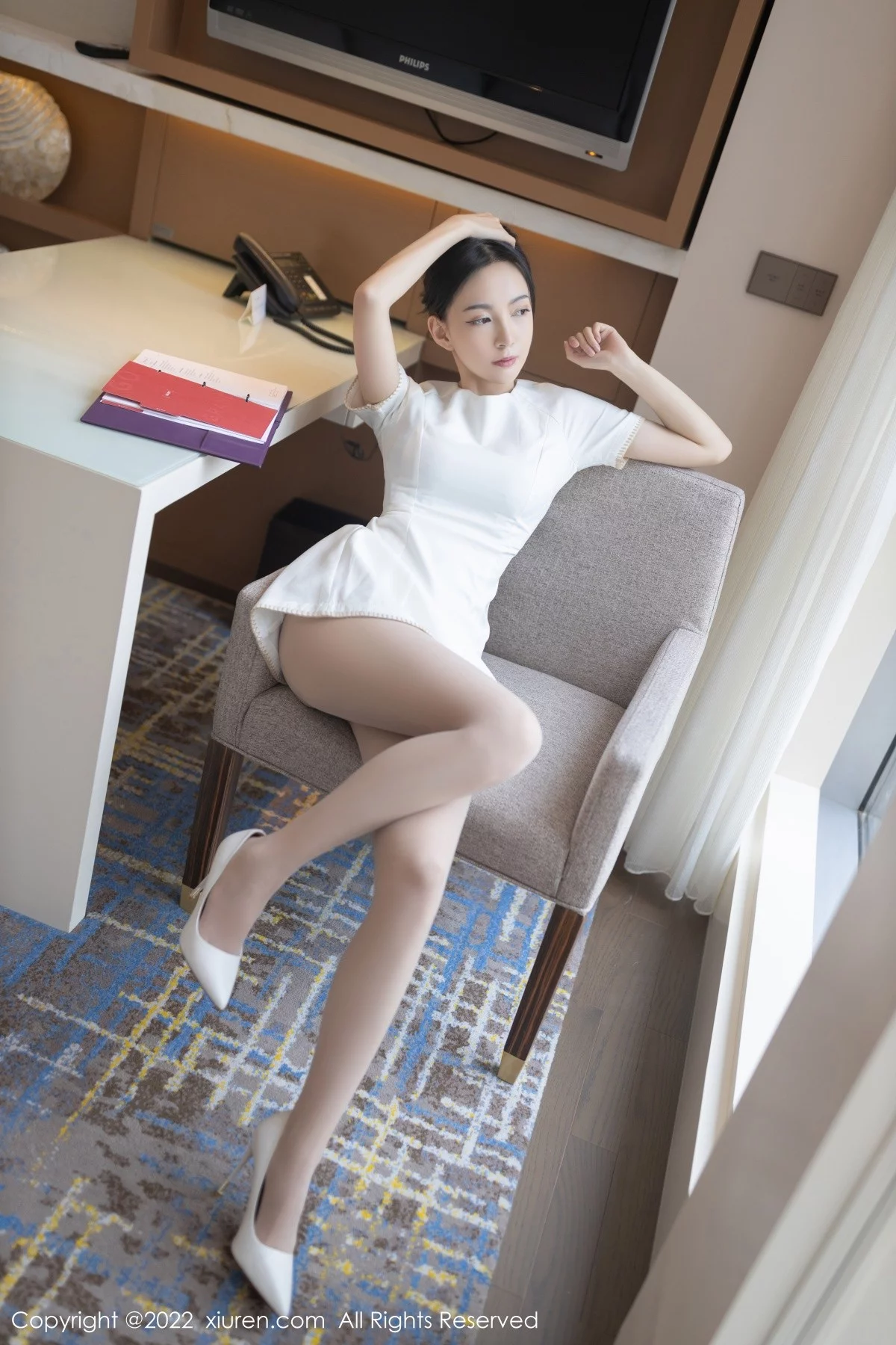 [[XiuRen秀人网]秀人网]No.4589_模特白诗雅私房半脱白色连衣短裙露性感内衣原色丝袜诱惑写真66P