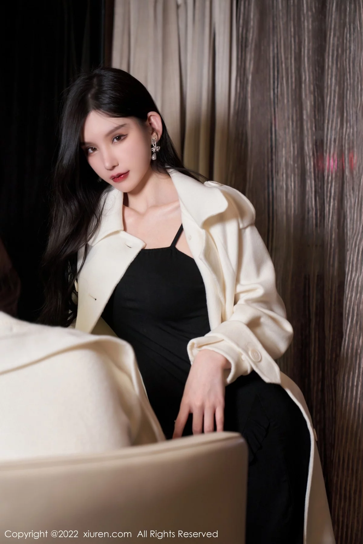 [[XiuRen秀人网]秀人网]No.4594_女神周于希Sally三亚旅拍性感黑色吊裙配黑丝吊袜撩人诱惑写真70P