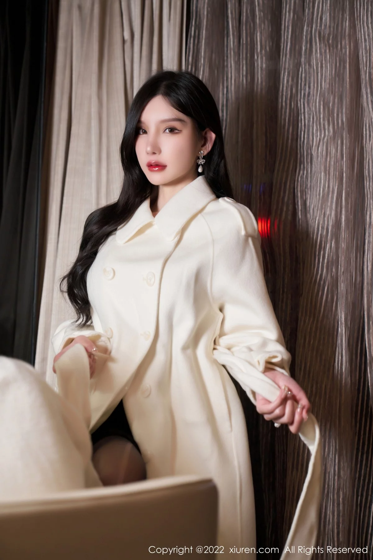 [[XiuRen秀人网]秀人网]No.4594_女神周于希Sally三亚旅拍性感黑色吊裙配黑丝吊袜撩人诱惑写真70P