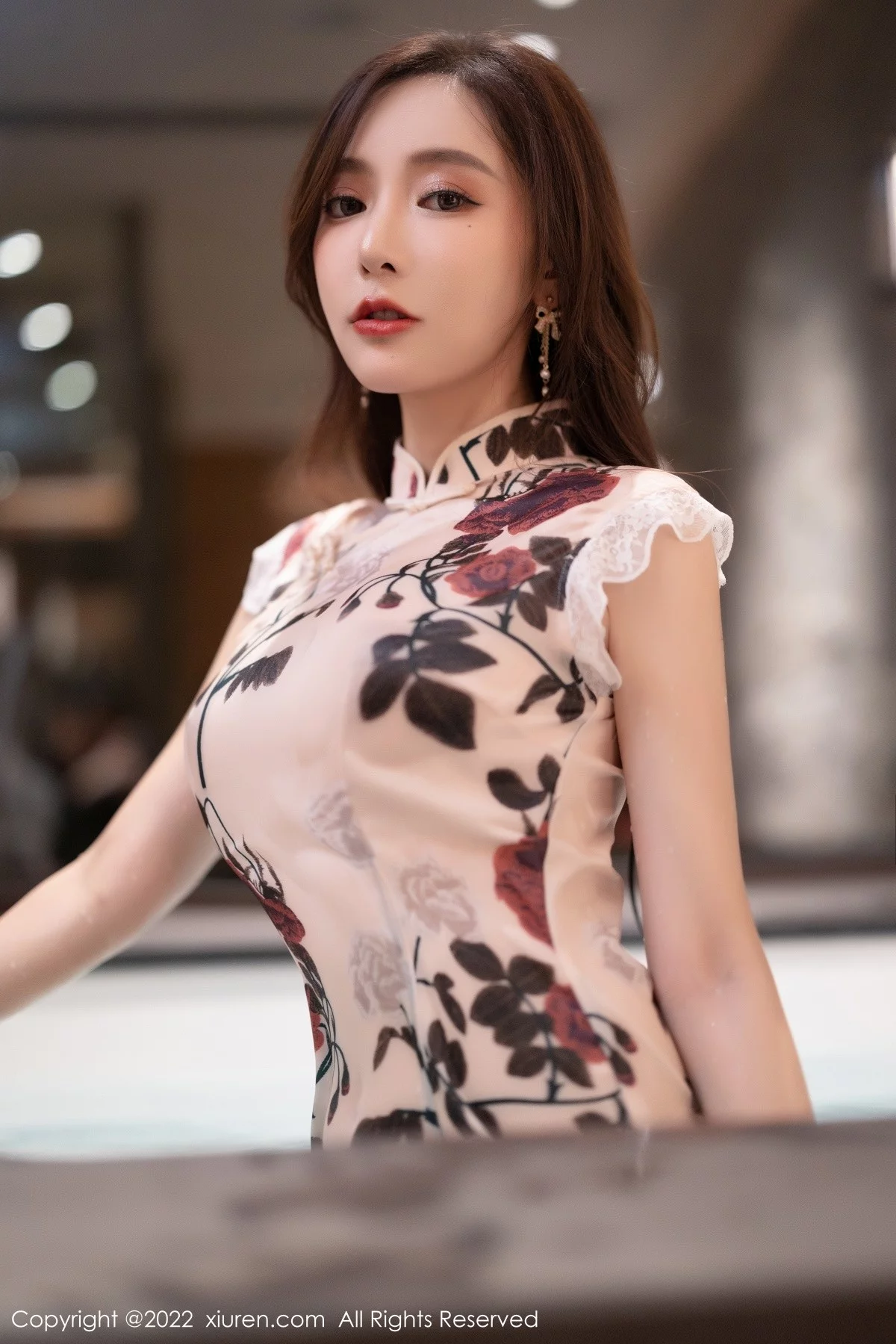 [[XiuRen秀人网]秀人网]No.4688_女神王馨瑶yanni脱花纹旗袍露性感紫色内衣超薄肉丝诱惑写真72P