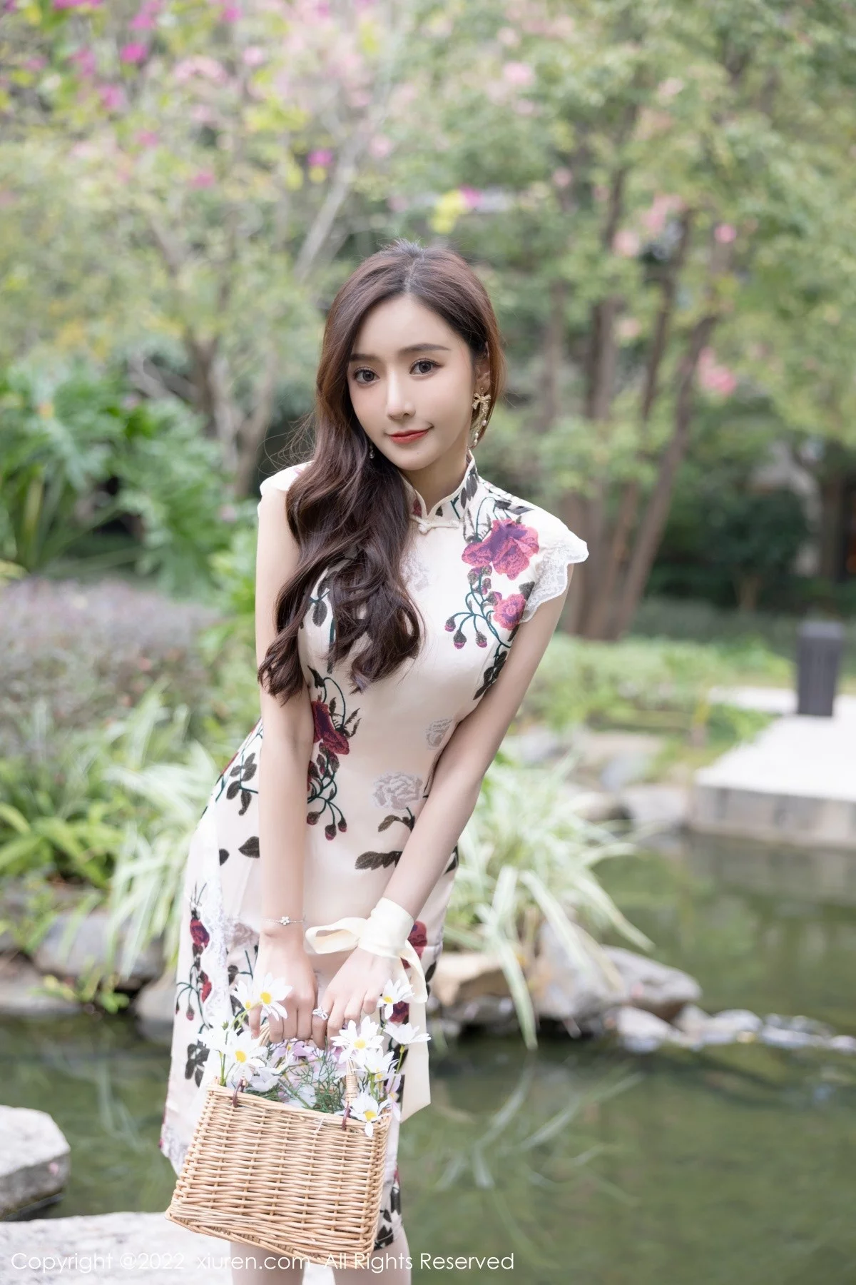 [[XiuRen秀人网]秀人网]No.4688_女神王馨瑶yanni脱花纹旗袍露性感紫色内衣超薄肉丝诱惑写真72P