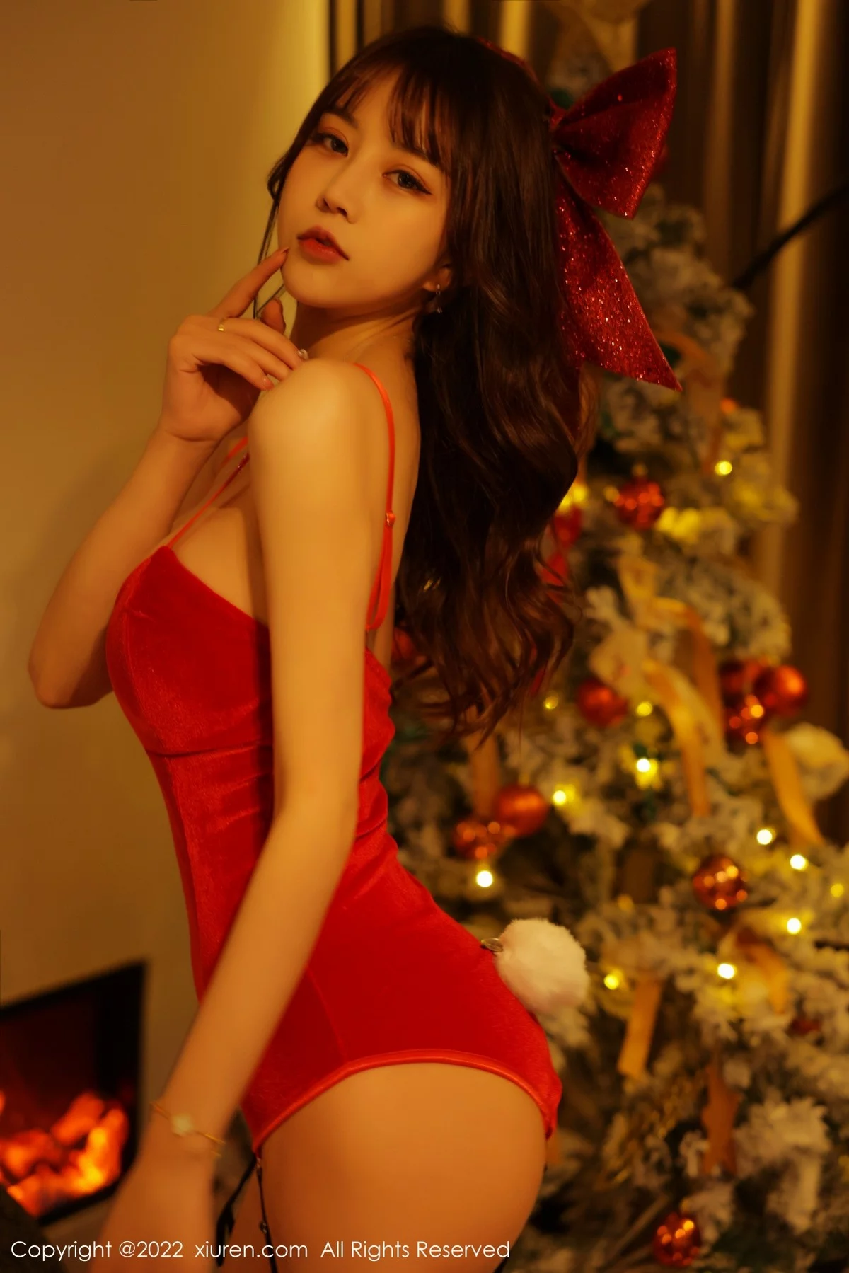 [[XiuRen秀人网]秀人网]No.4686_模特tina_甜仔私房性感红色吊带配闪亮肉丝吊袜完美诱惑写真68P