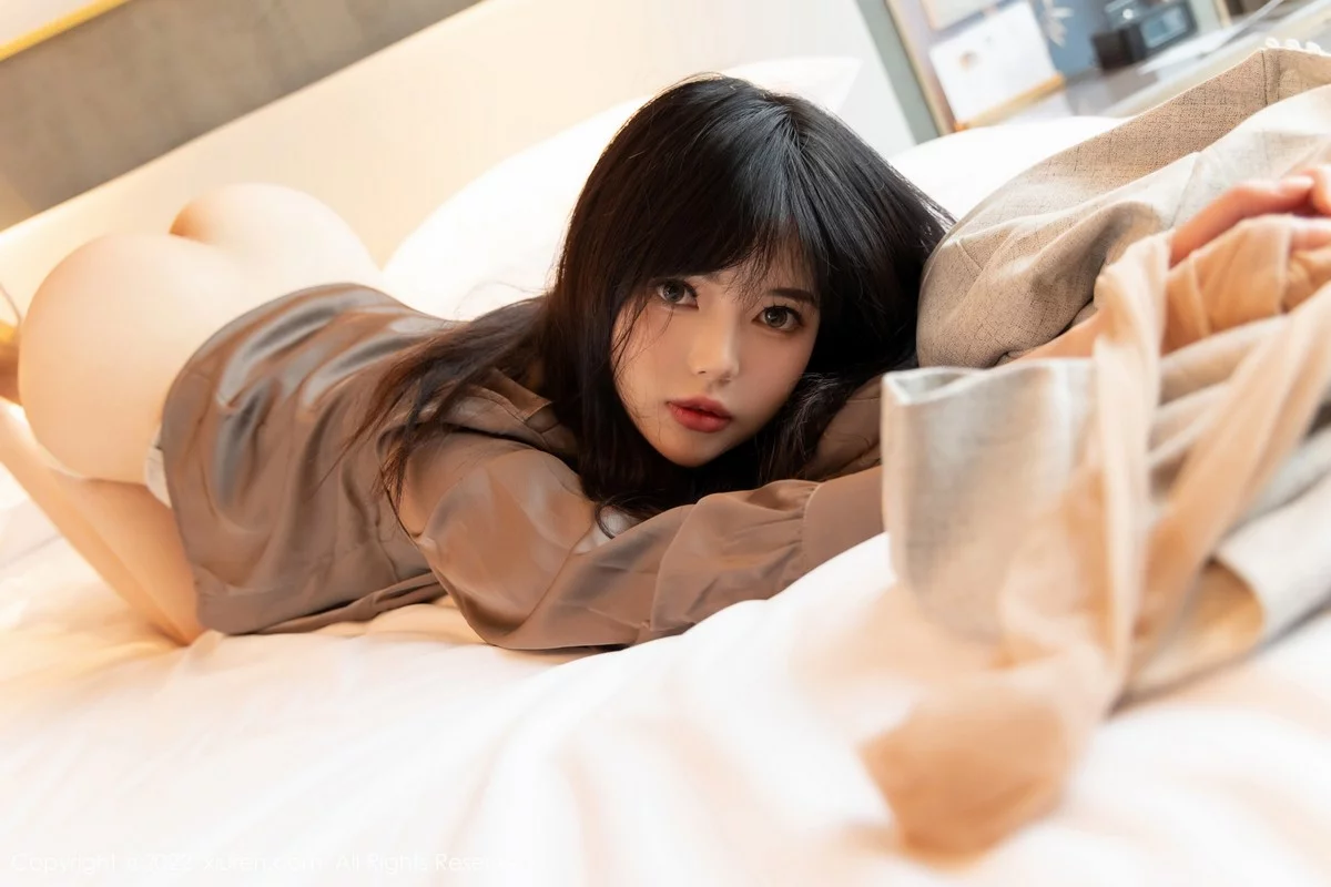 [[XiuRen秀人网]秀人网]No.4689_模特Arude薇薇私房半脱制服露超薄肉丝蕾丝内衣撩人诱惑写真97P