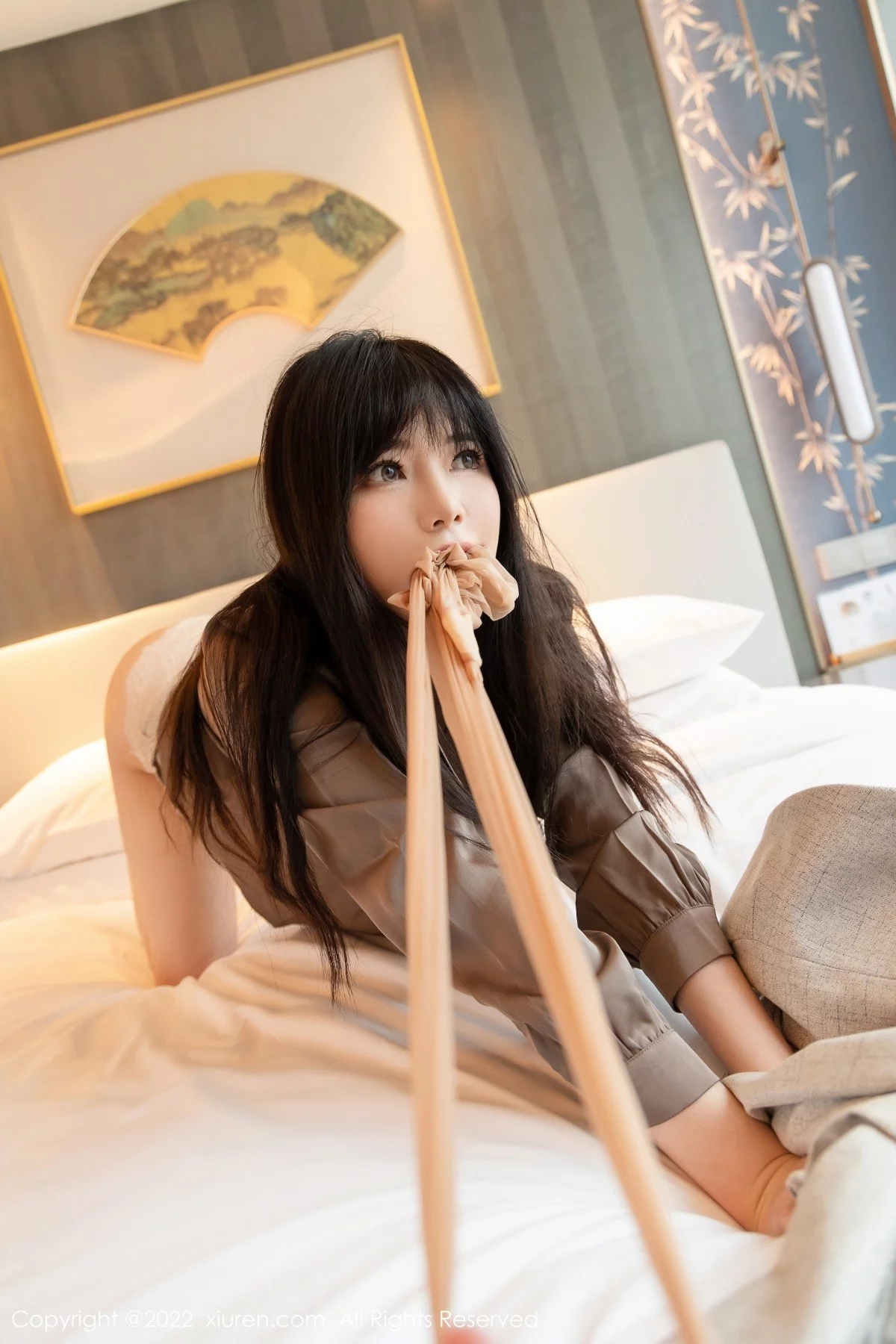 [[XiuRen秀人网]秀人网]No.4689_模特Arude薇薇私房半脱制服露超薄肉丝蕾丝内衣撩人诱惑写真97P