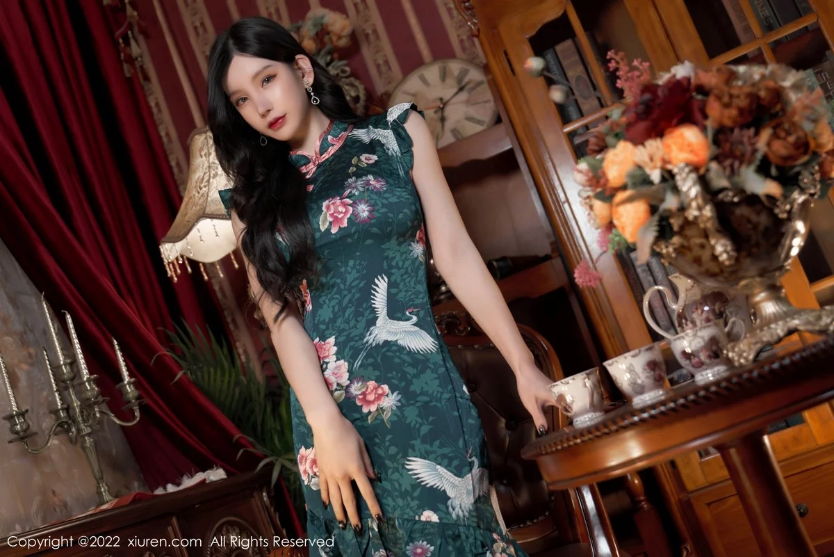 [[XiuRen秀人网]秀人网]No.4695_女神周于希Sally三亚旅拍脱旗袍露性感内衣无内黑丝极致魅惑写真80P