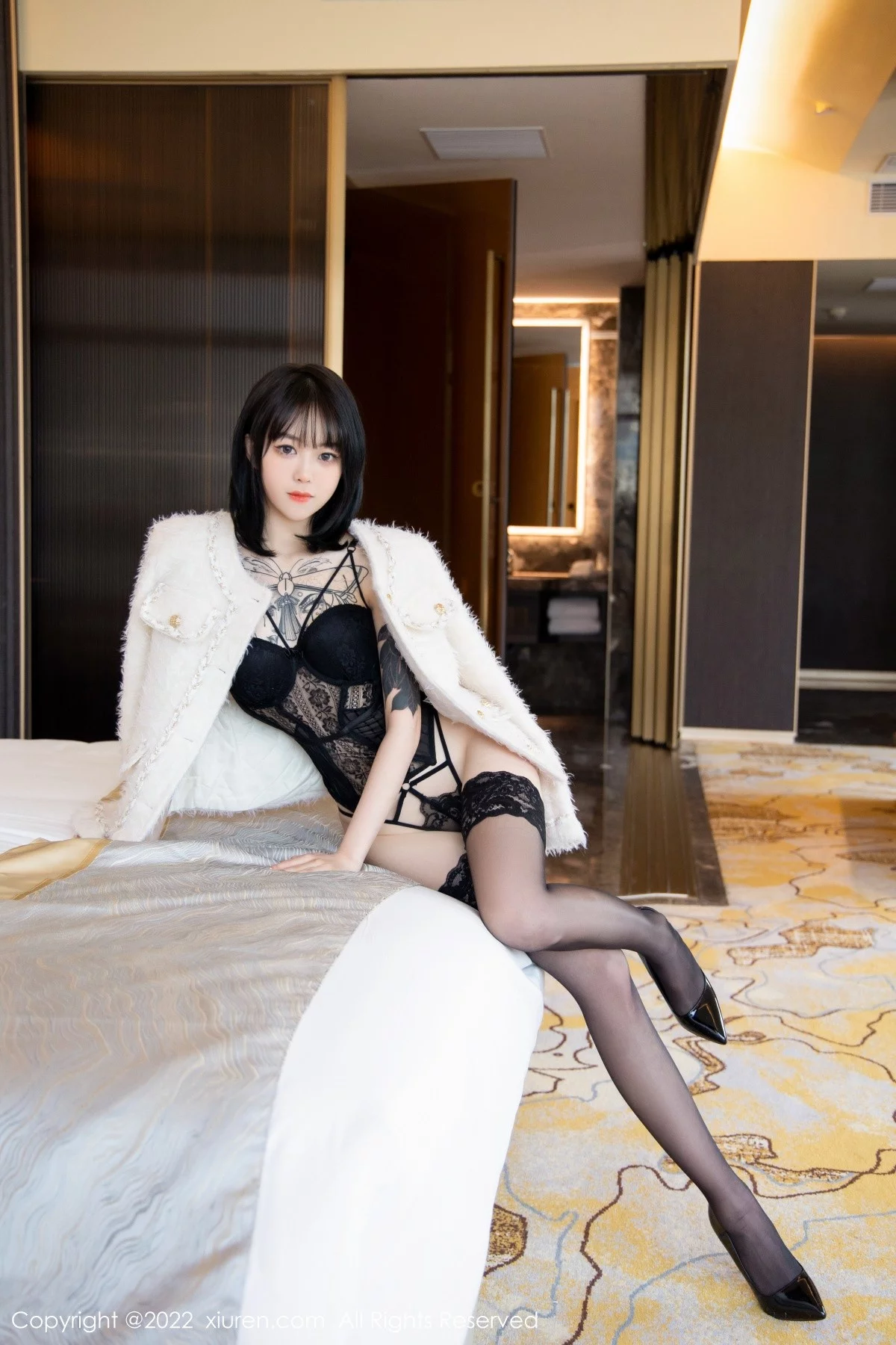 [[XiuRen秀人网]秀人网]No.4700_模特奶瓶私房性感黑色轻透内衣配诱人蕾丝秀极致美腿诱惑写真74P