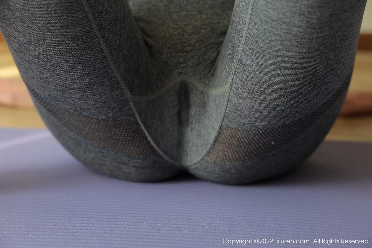 [[XiuRen秀人网]秀人网]No.4703_模特顾乔楠Cora健身房场景浅色运动上衣配紧身运动裤诱惑写真93P