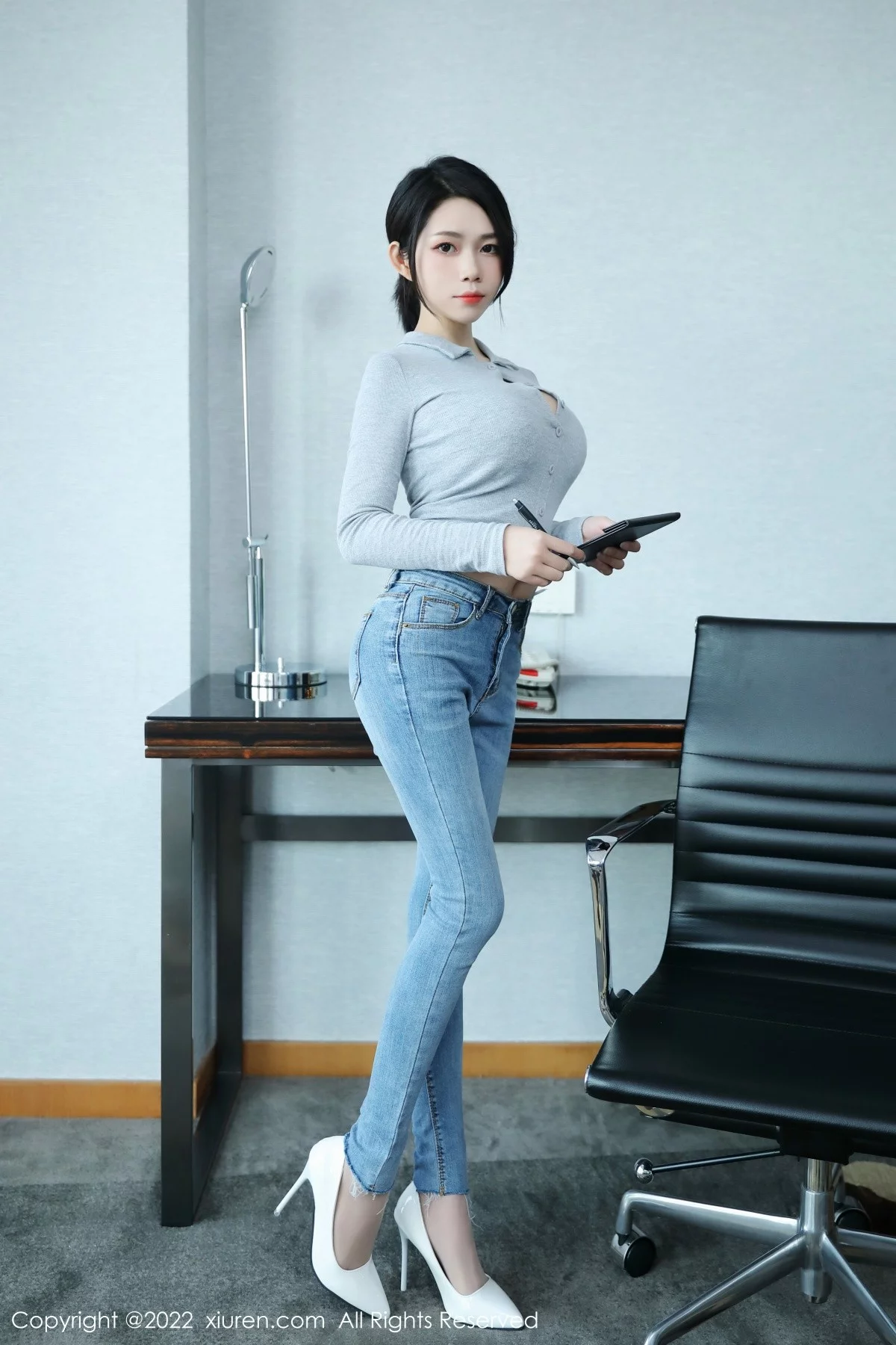 [[XiuRen秀人网]秀人网]No.4711_模特娜娜子呀私房半脱露性感白色蕾丝内衣配肉丝裤袜诱惑写真72P