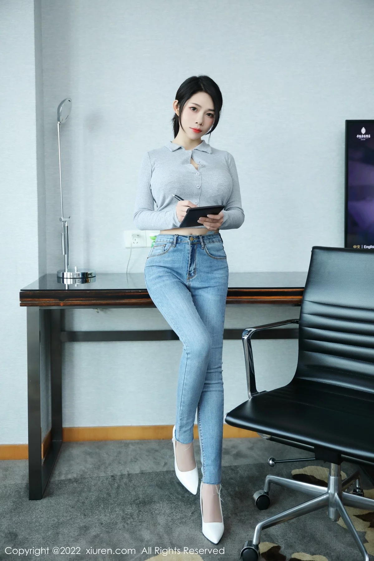 [[XiuRen秀人网]秀人网]No.4711_模特娜娜子呀私房半脱露性感白色蕾丝内衣配肉丝裤袜诱惑写真72P