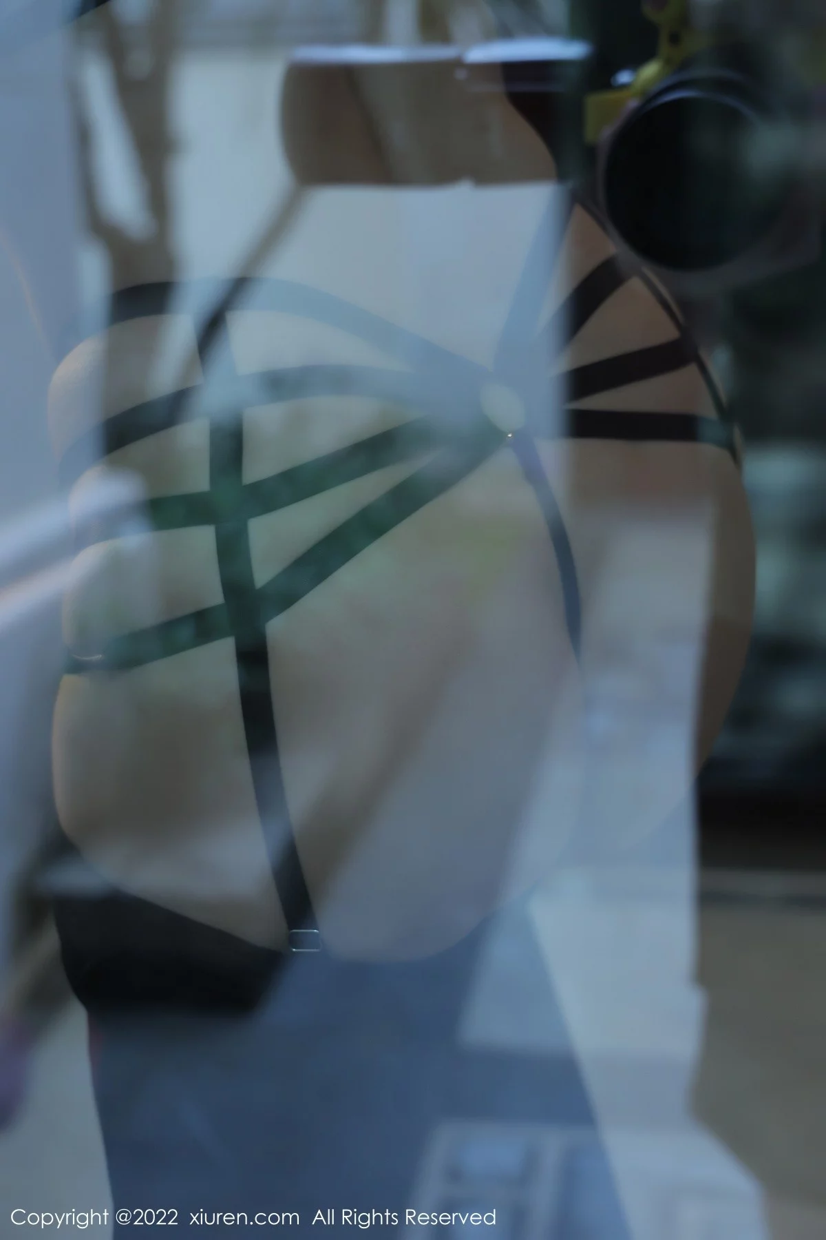 [[XiuRen秀人网]秀人网]No.4597_御姐果儿Victoria三亚旅拍深色情趣长裙配蕾丝吊袜丰满诱惑写真72P