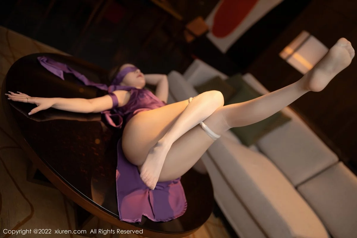 [[XiuRen秀人网]秀人网]No.4607_模特鱼子酱Fish三亚旅拍紫色连衣长裙配诱人原色丝袜诱惑写真80P