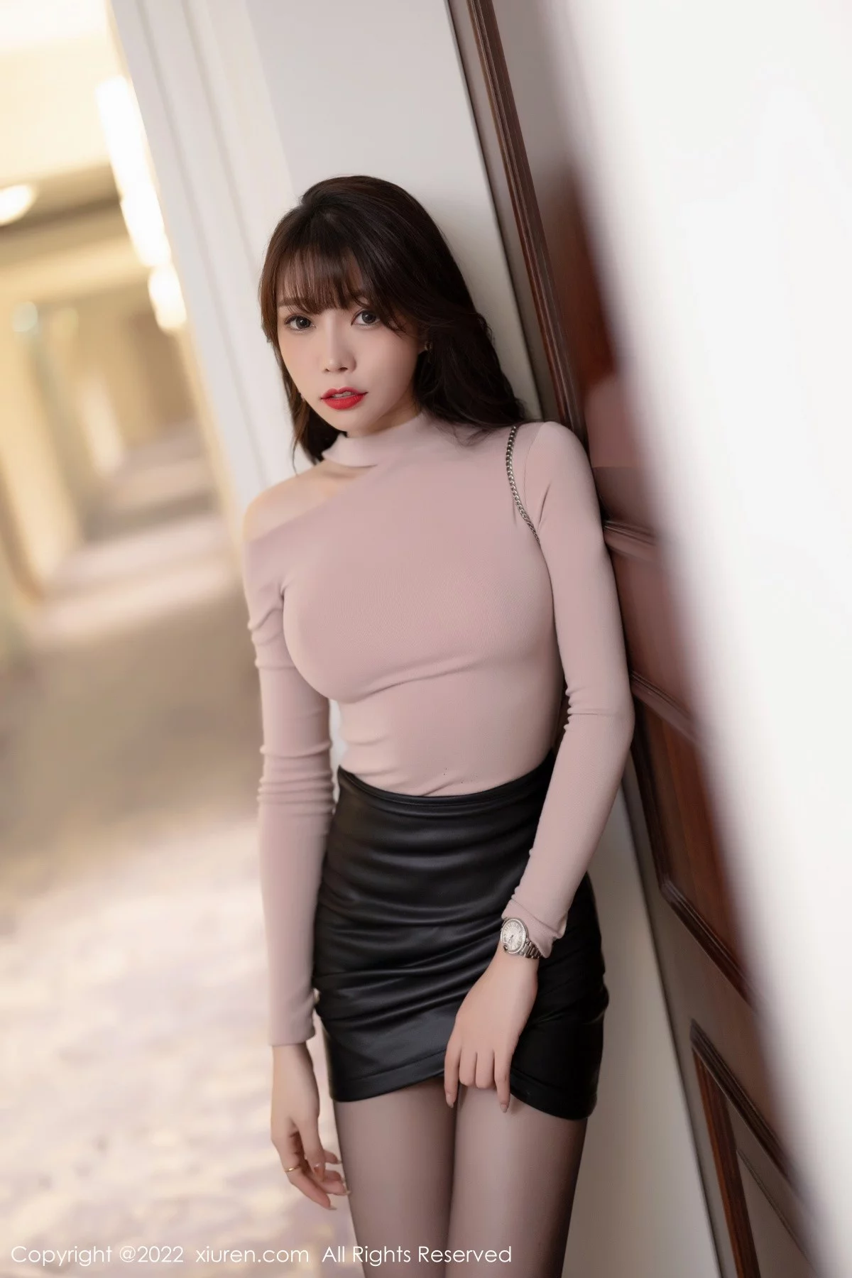 [[XiuRen秀人网]秀人网]No.4606_女神芝芝Booty粉色收身上衣配黑色短裙超薄黑丝撩人诱惑写真78P