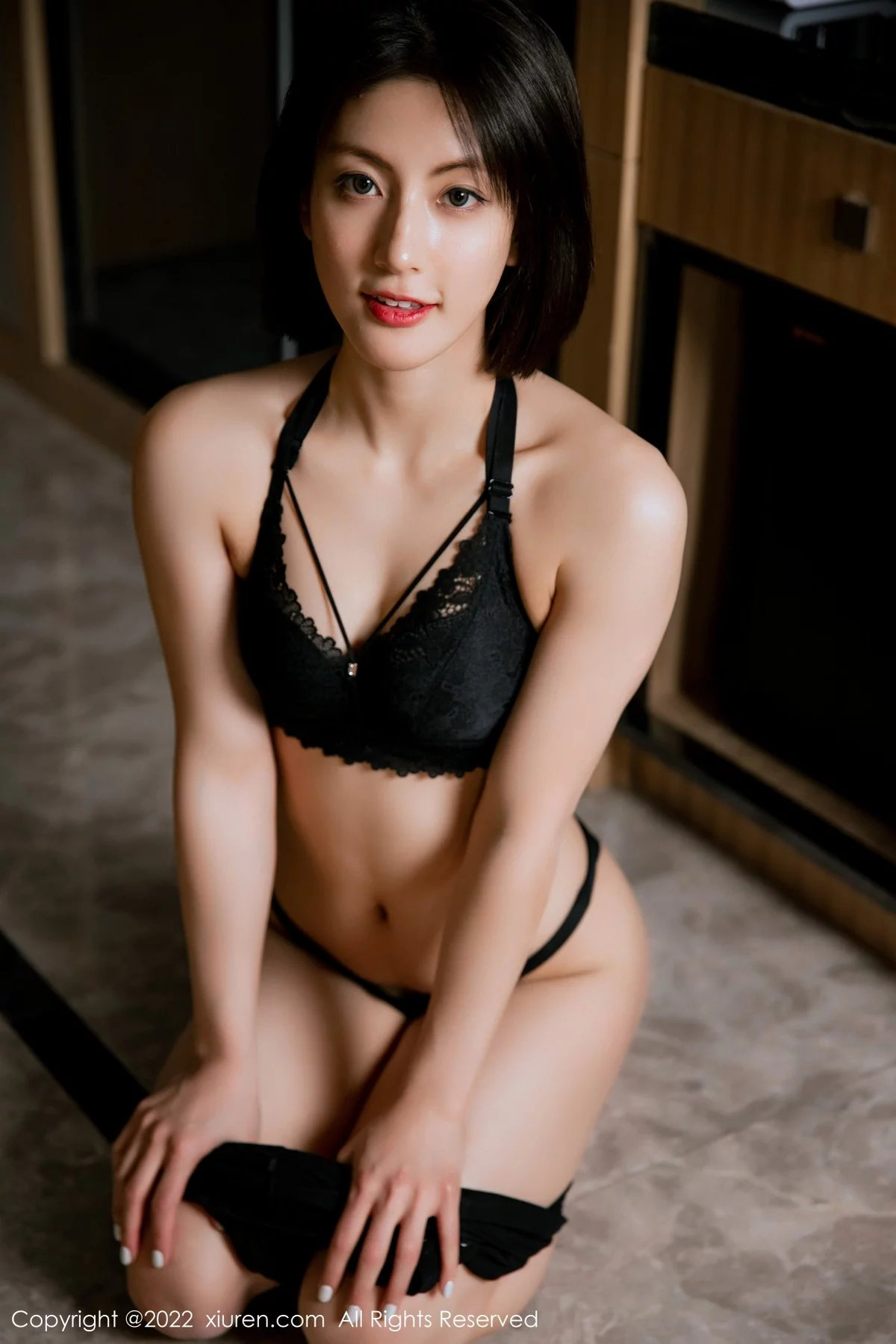 [[XiuRen秀人网]秀人网]No.4603_模特林文文yooki室内场景黑色服饰半脱露性感内衣完美诱惑写真61P