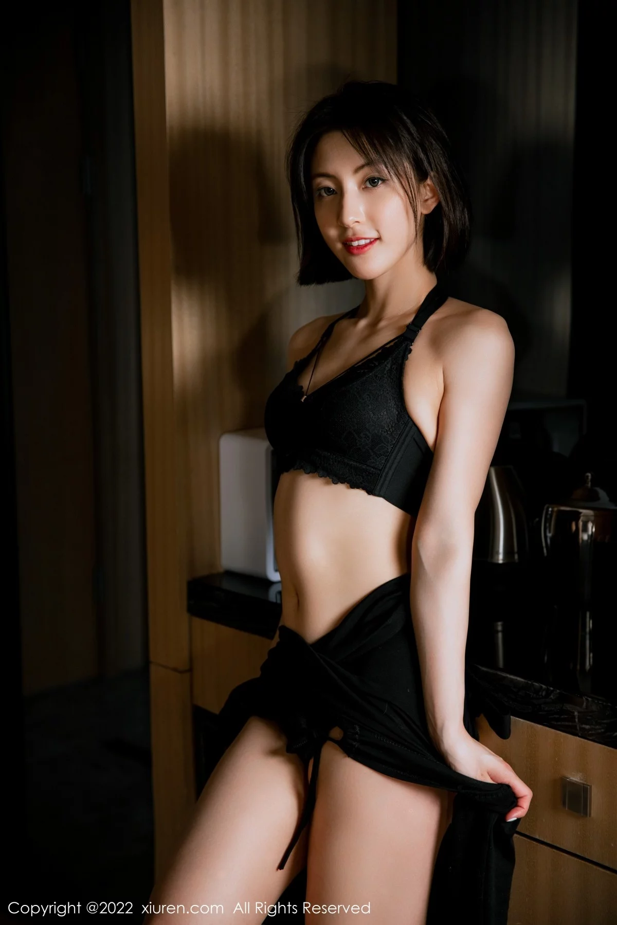 [[XiuRen秀人网]秀人网]No.4603_模特林文文yooki室内场景黑色服饰半脱露性感内衣完美诱惑写真61P