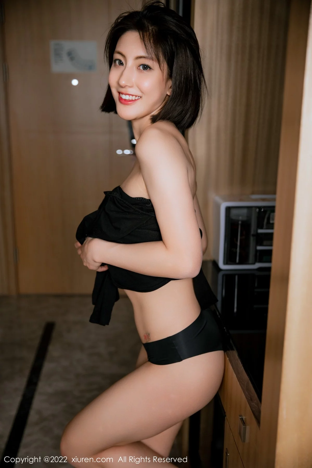 [[XiuRen秀人网]秀人网]No.4603_模特林文文yooki室内场景黑色服饰半脱露性感内衣完美诱惑写真61P