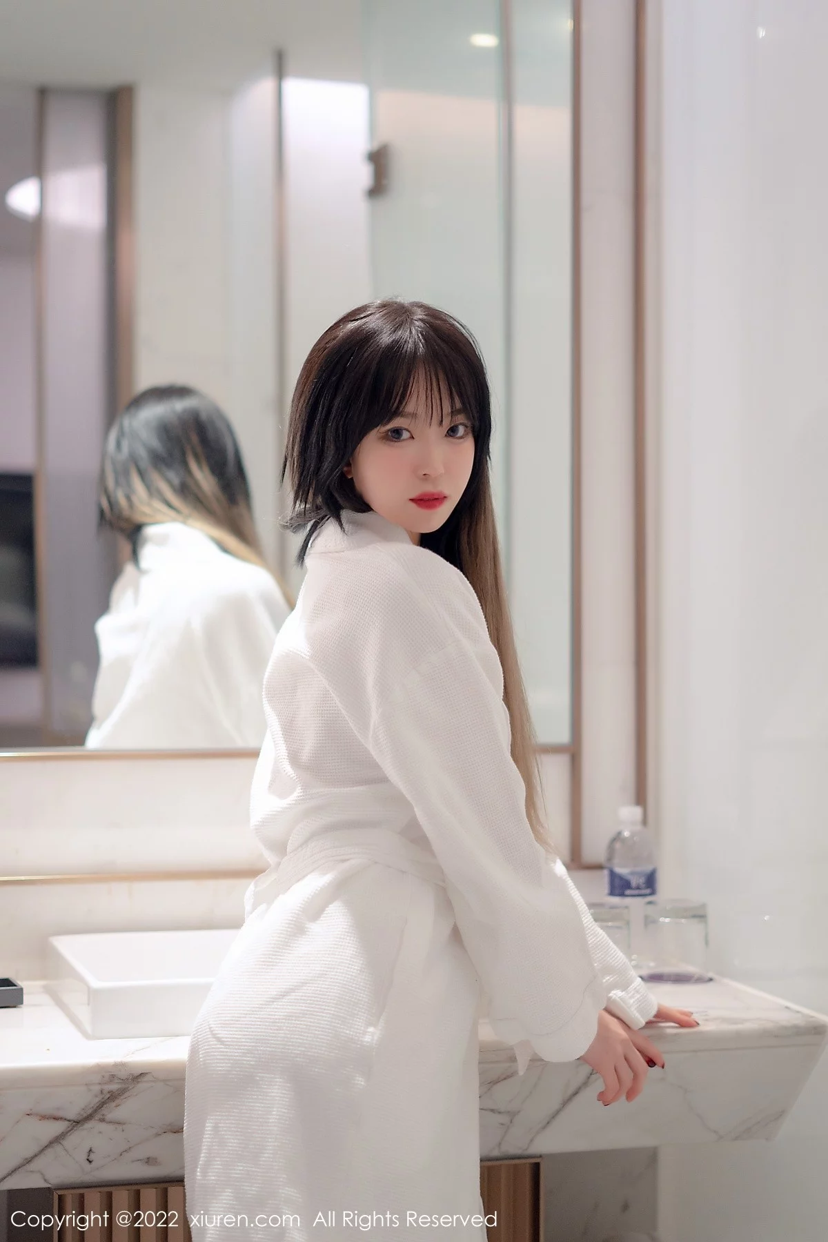 [[XiuRen秀人网]秀人网]No.4611_模特奶瓶私房浴室白色轻透薄纱吊带长裙半撩秀美腿诱惑写真55P