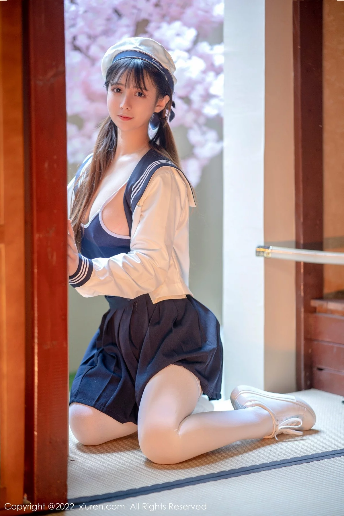 [[XiuRen秀人网]秀人网]No.4624_模特久久Aimee私房真空死库水配白丝袜秀丰满身材诱惑写真85P