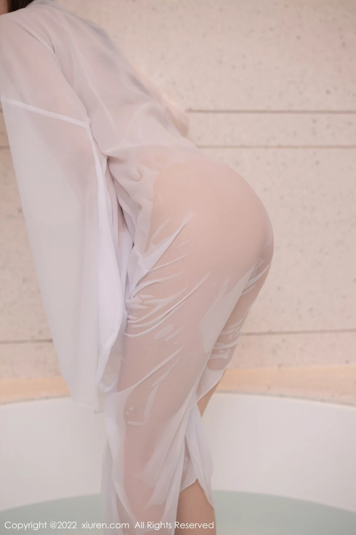 [[XiuRen秀人网]秀人网]No.4835_模特陆萱萱珠三角旅拍性感白色轻透服饰配超薄肉丝惹火诱惑写真78P